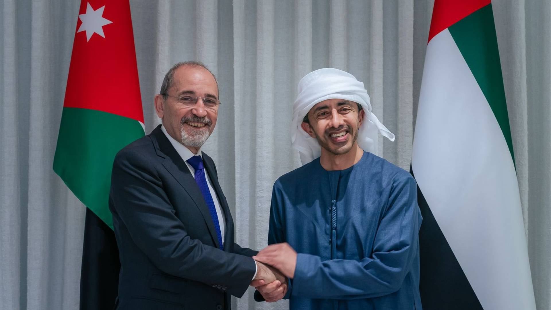 وزير الخارجية وشؤون المغتربين أيمن الصفدي يلتقي بنائب رئيس مجلس الوزراء وزير الخارجية في دولة الإمارات العربية المتحدة الشقيقة الشيخ عبدالله بن زايد آل نهيان.