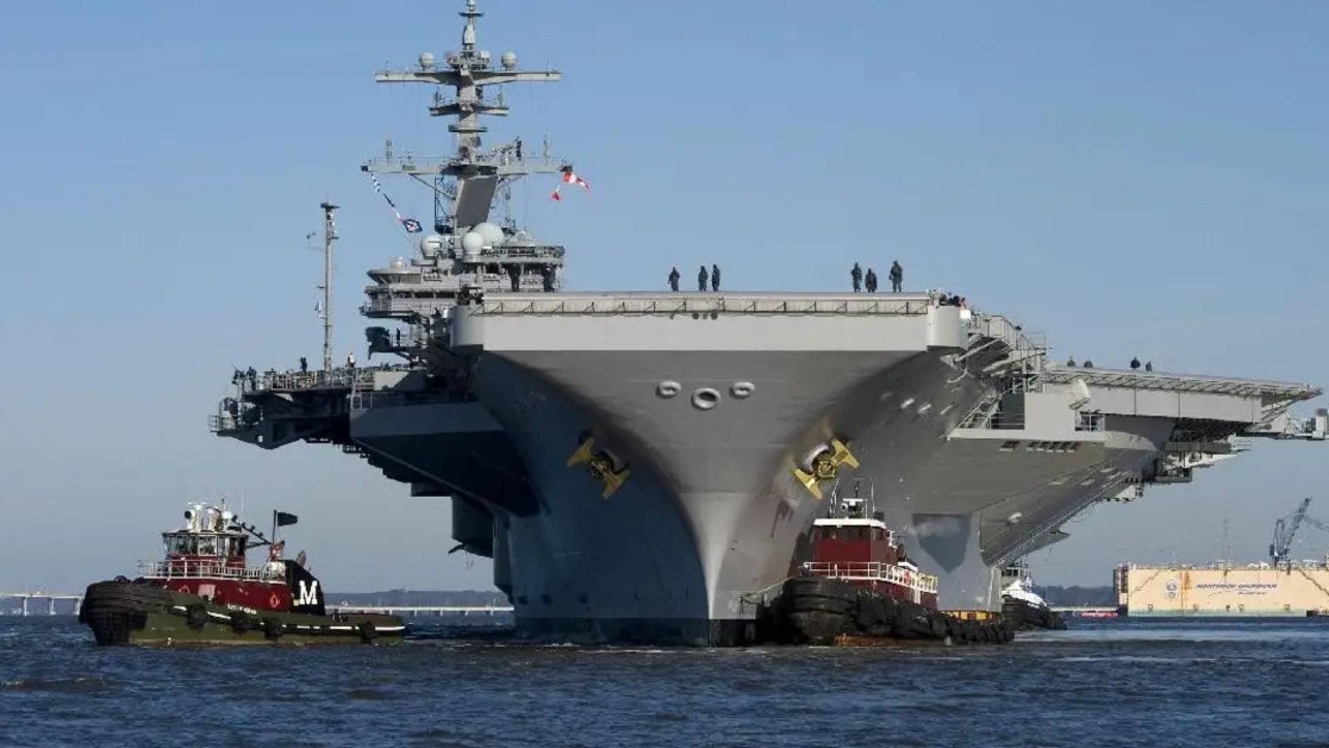 حاملة الطائرات الأمريكية بوش