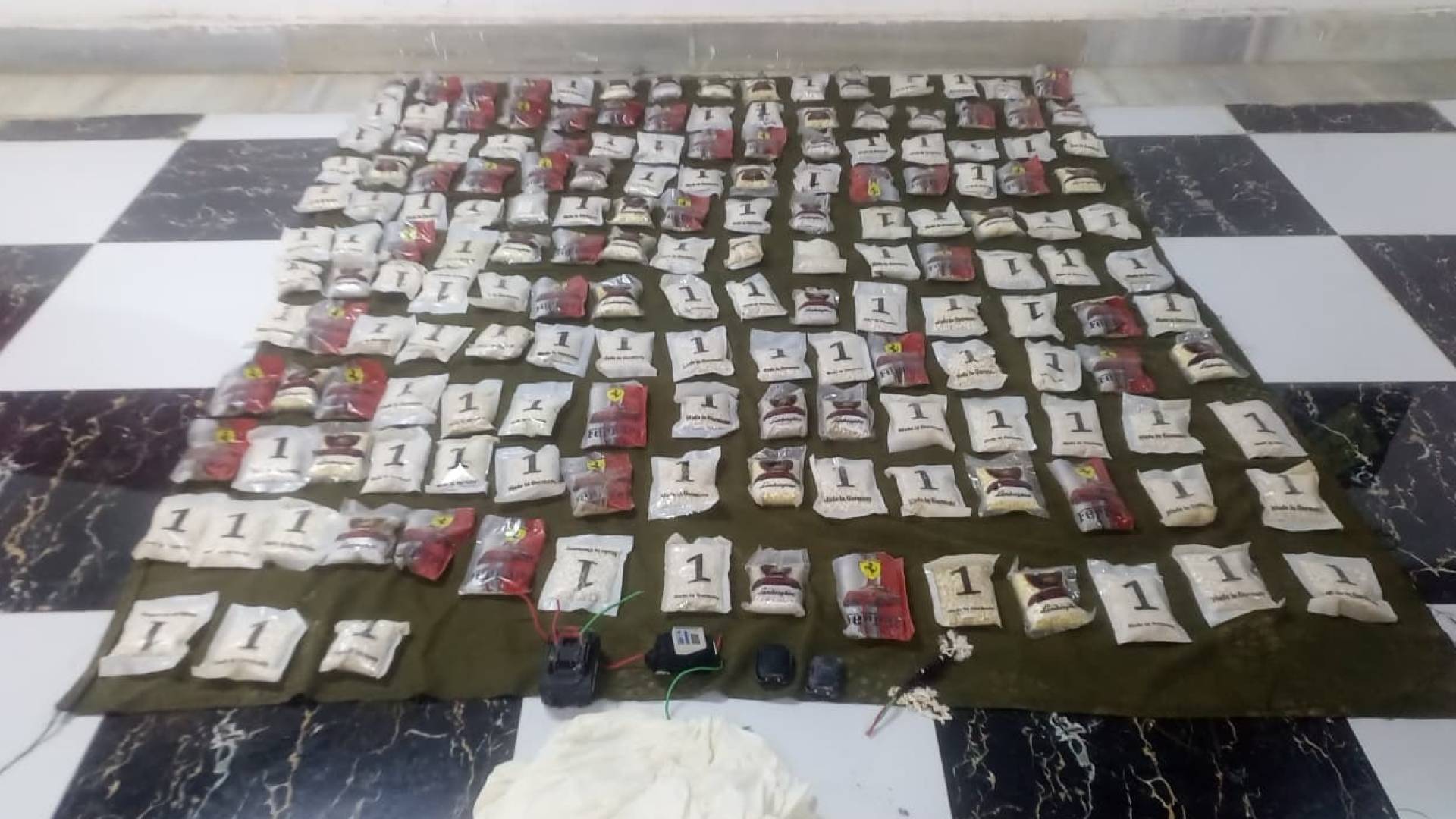 المنطقة العسكرية الشرقية تحبط محاولتي تهريب كمية كبيرة من المواد المخدرة بواسطة بالونات