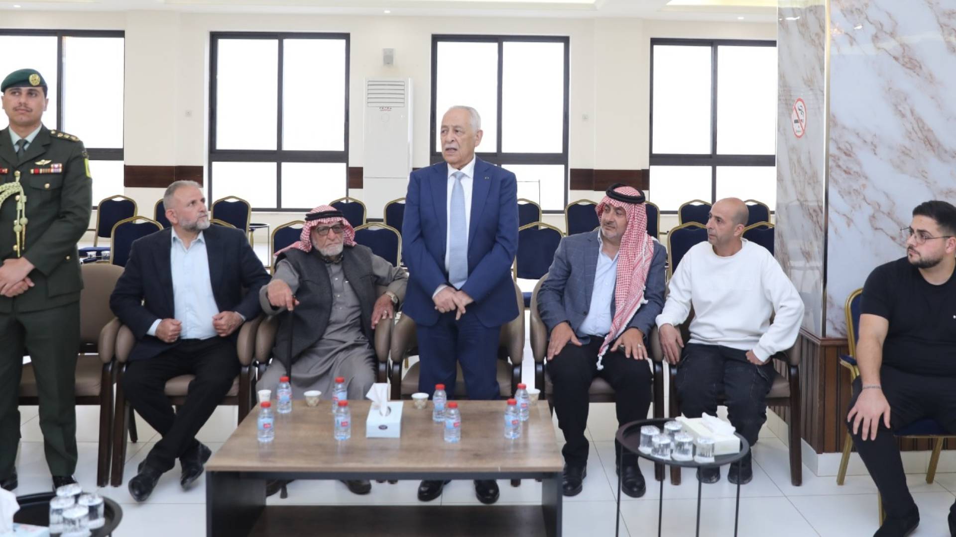 العيسوي يعزي عشيرة الشواورة والمحتسب