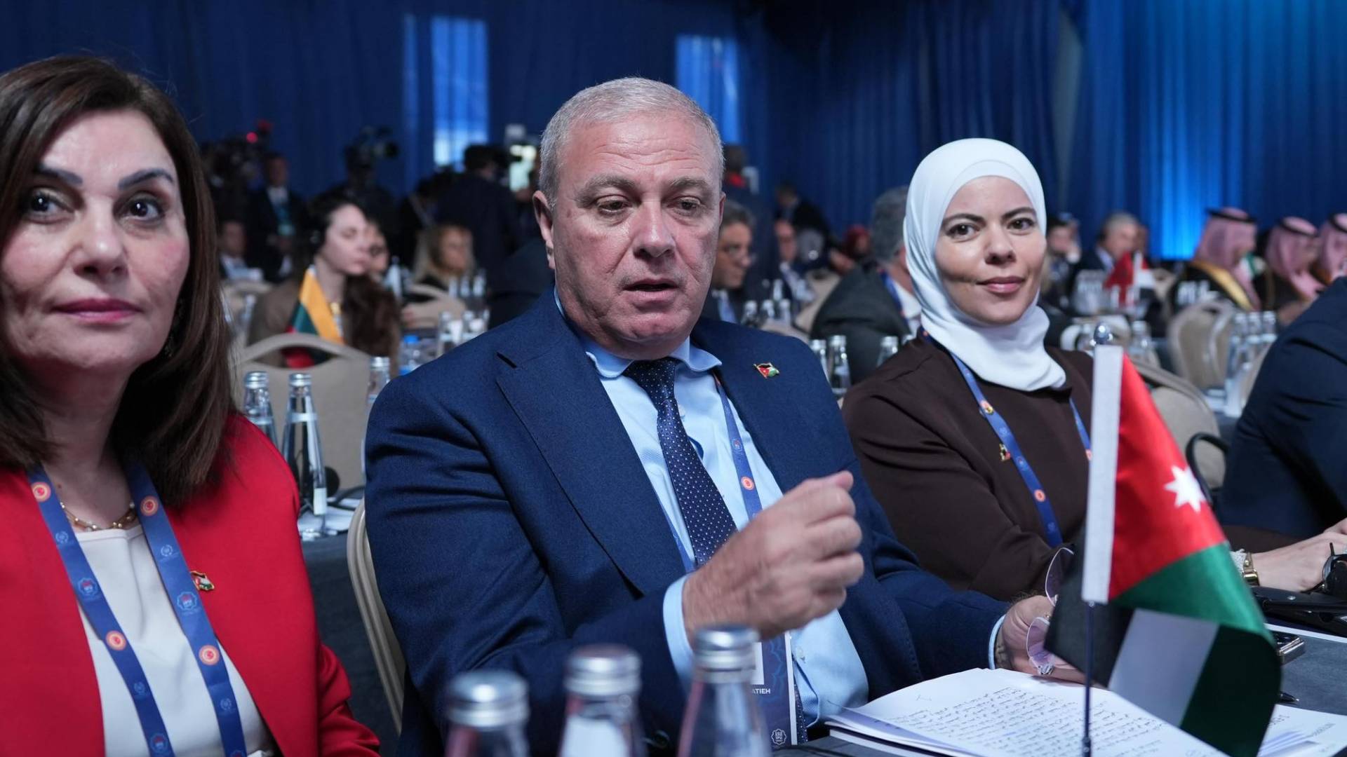 النائب الأول لرئيس مجلس النواب خميس عطية خلال الاجتماع