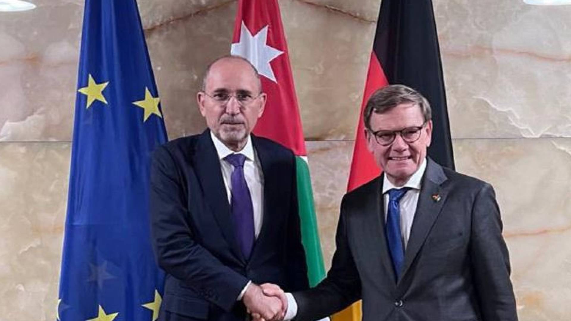 صورة نائب رئيس الوزراء ووزير الخارجية وشؤون المغتربين أيمن الصفدي  مع  وزير الخارجية الألماني الدكتور يوهان دافيد فاديفول