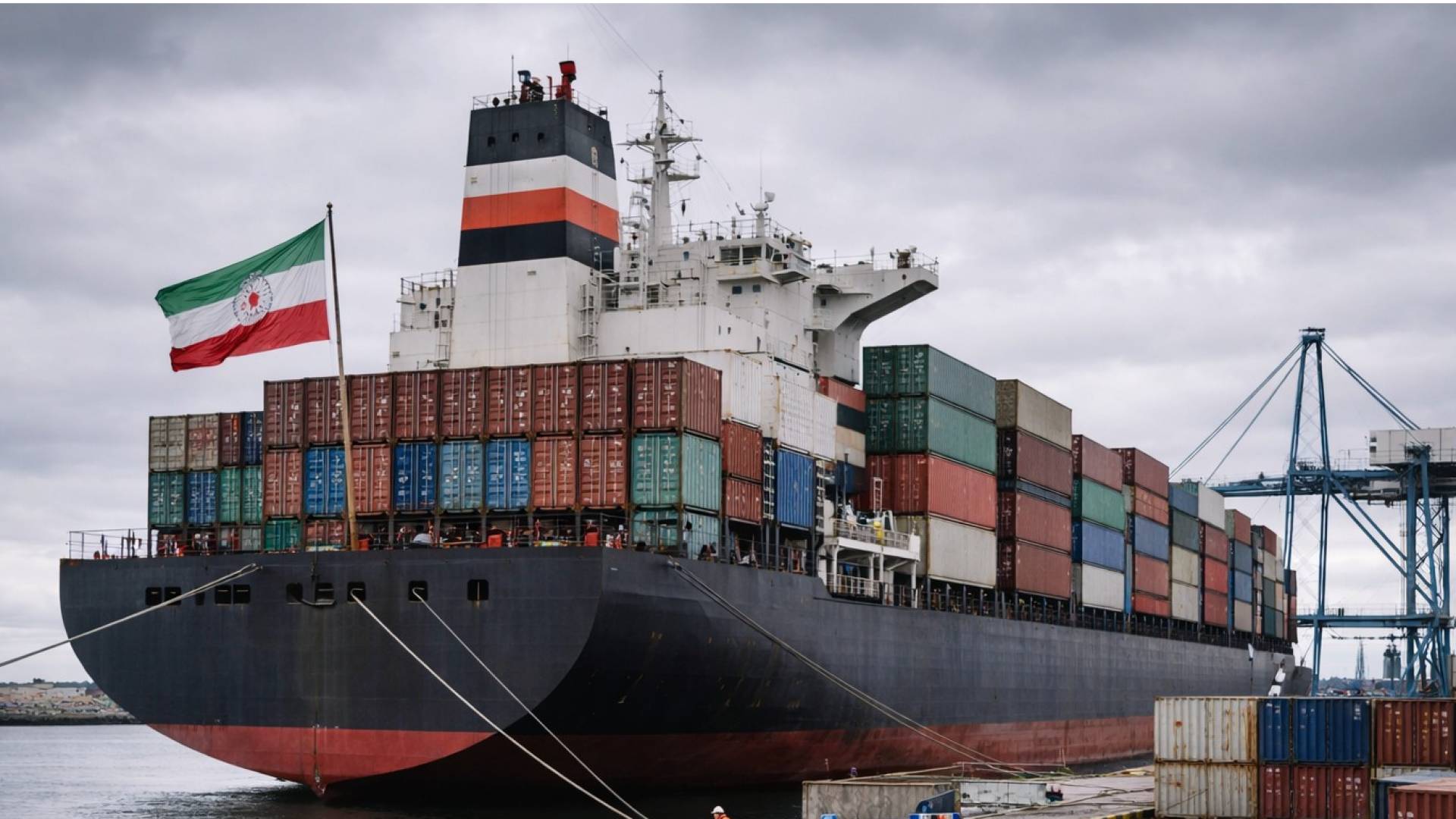 سفينة ايرانية