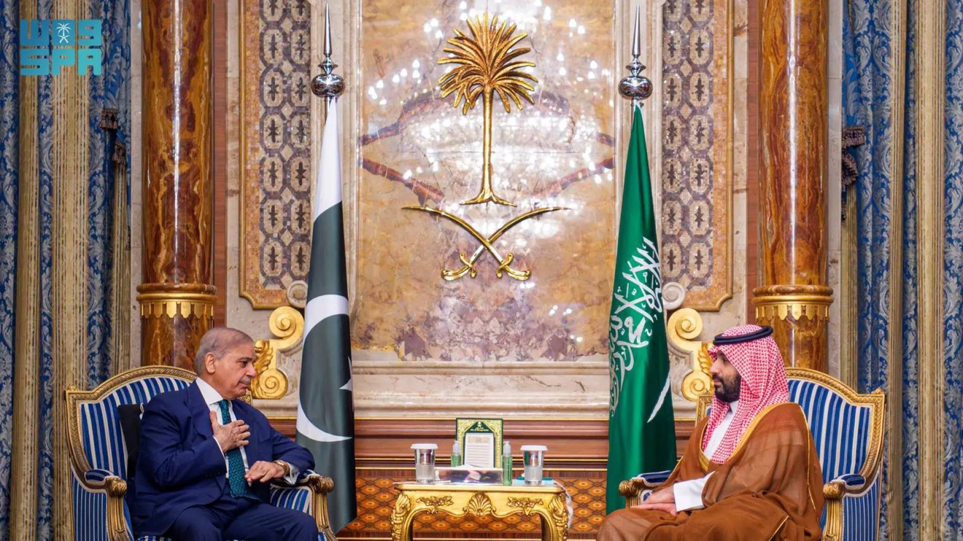 ولي العهد السعودي محمد بن سلمان ورئيس وزراء الباكستاني