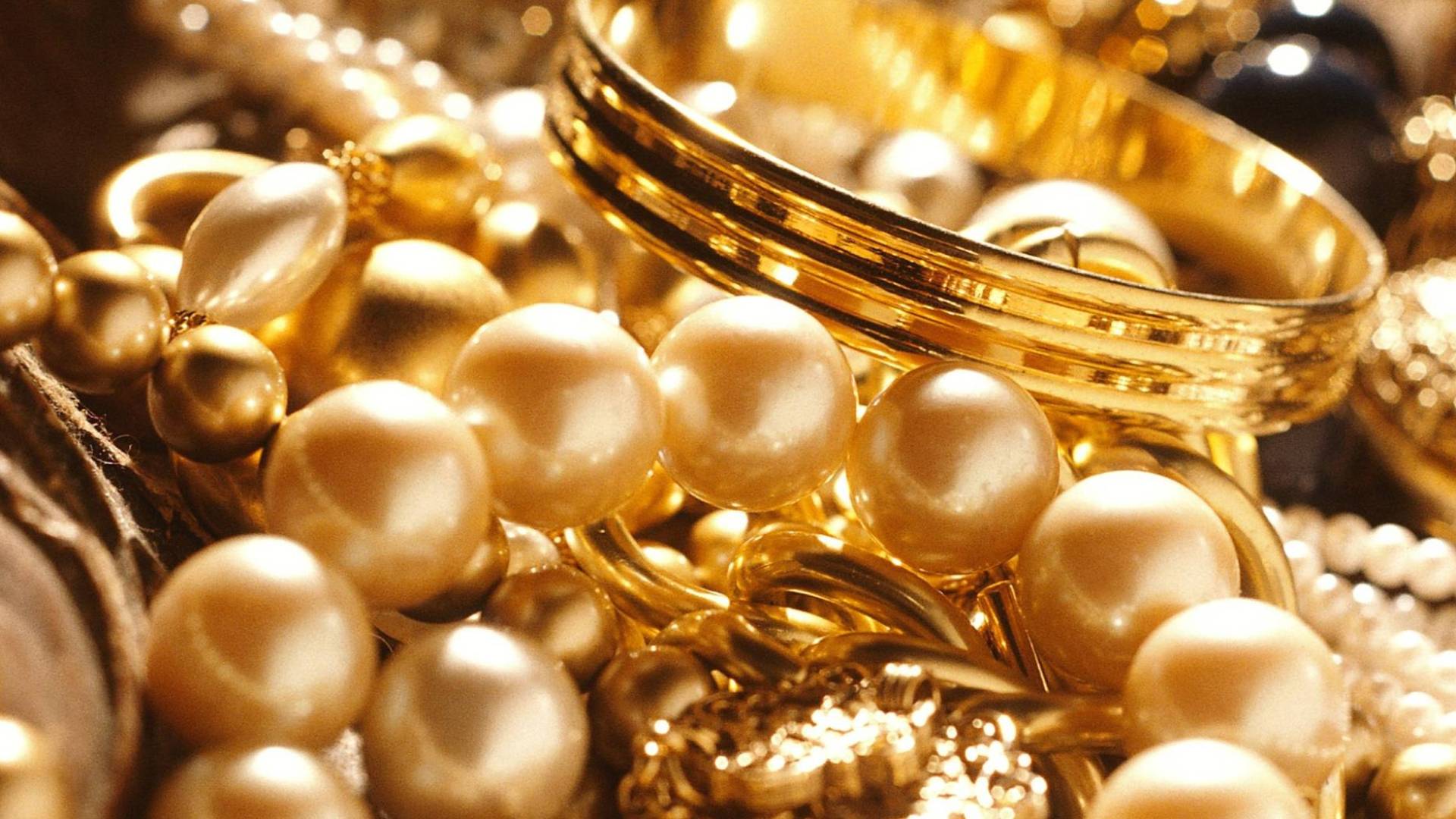 مجوهرات ذهبية