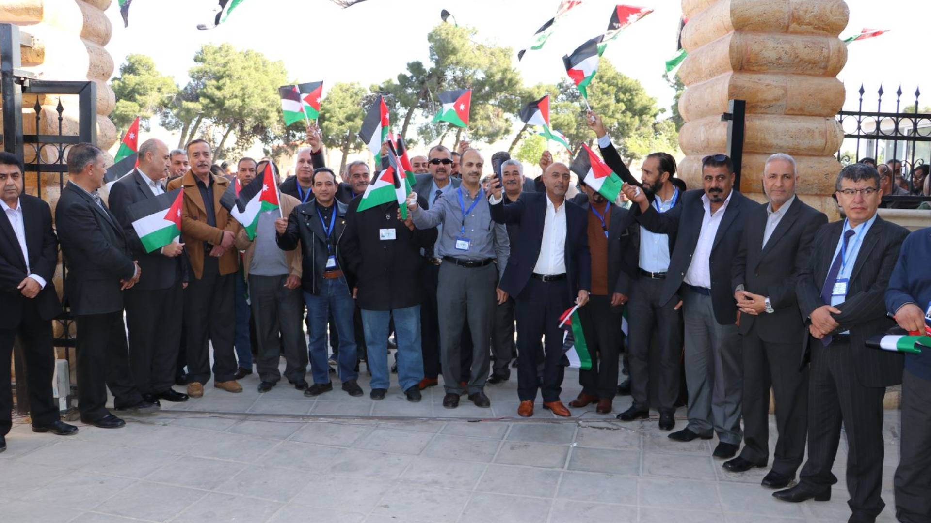 من مراسم الاحتفال بيوم العلم الأردني