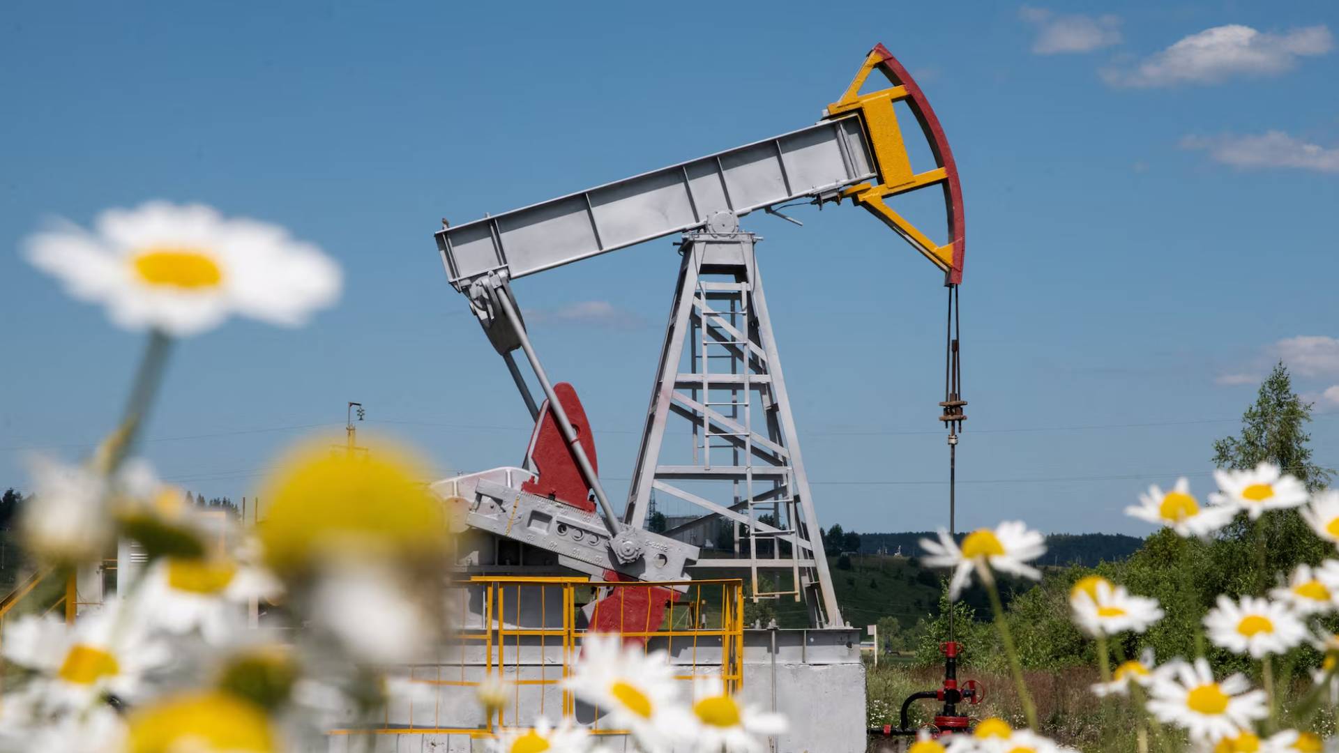 استخراج نفط - أرشيفية