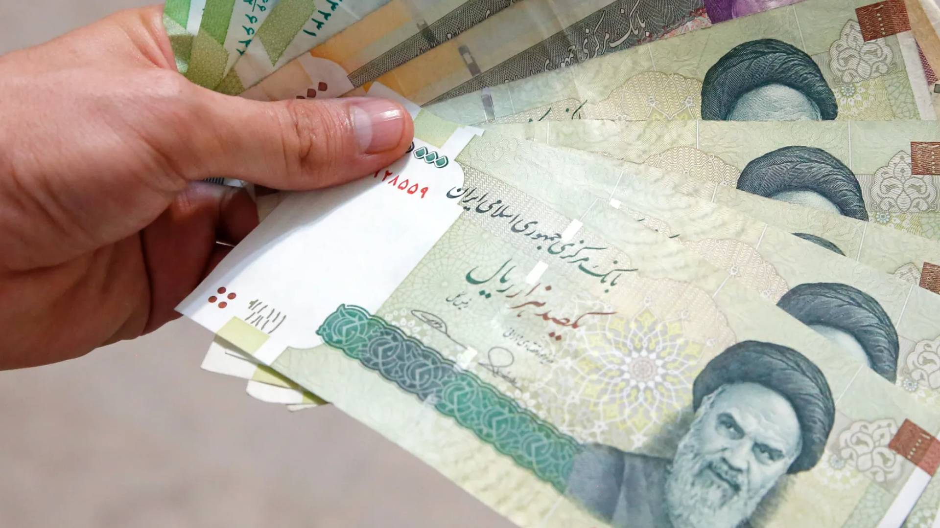 العملة الإيرانية