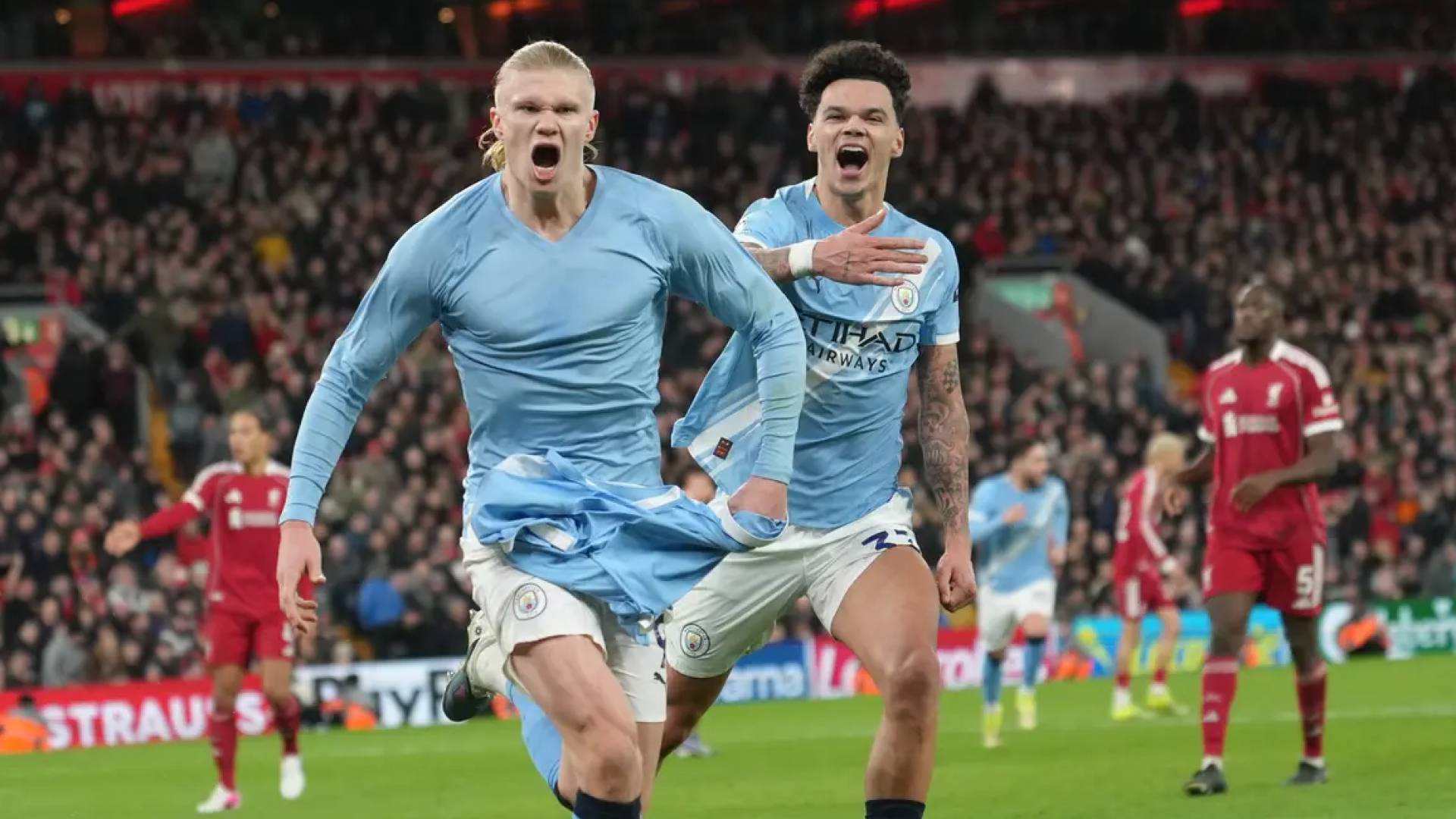 هالاند يحتفل بهدف سابق