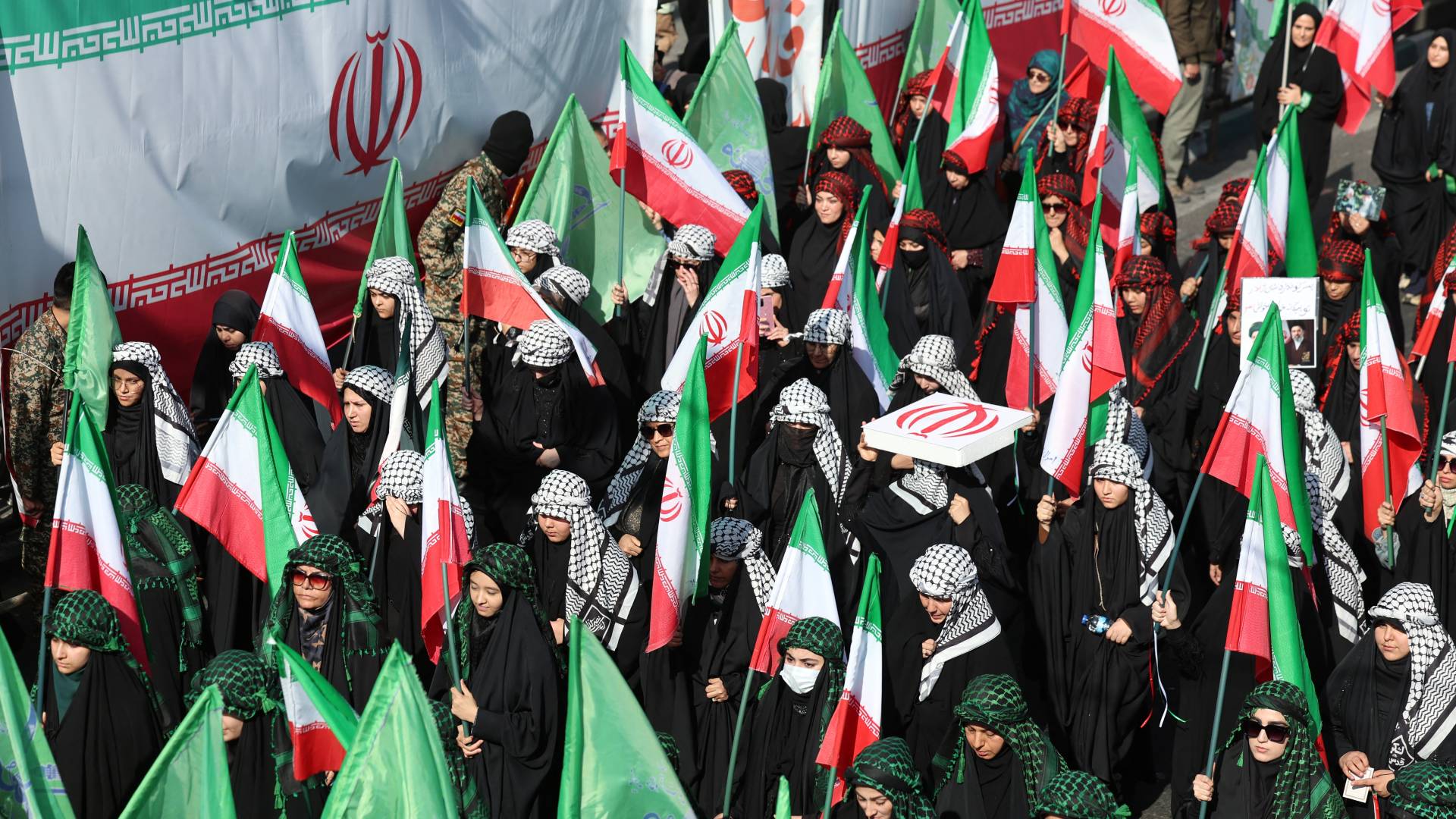 مسيرة نسائية في طهران