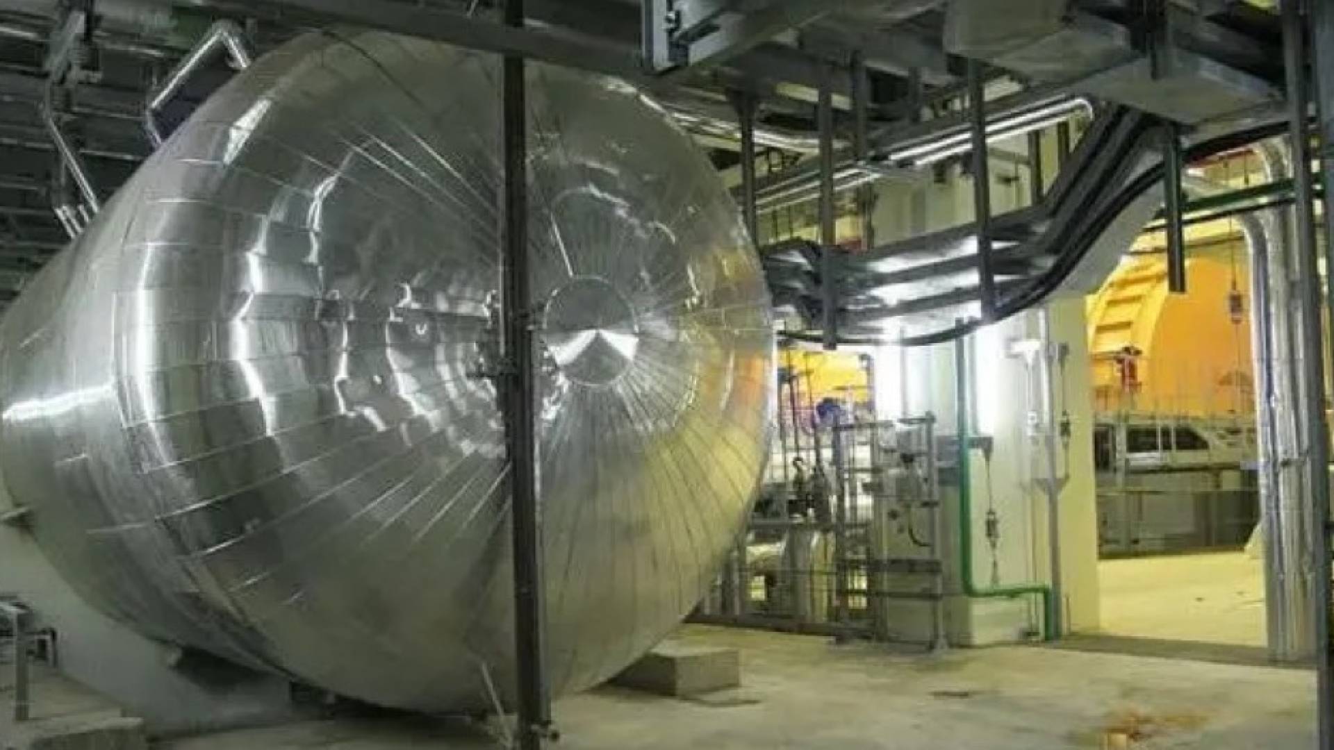 داخل منشأة لتخصيب اليورانيوم