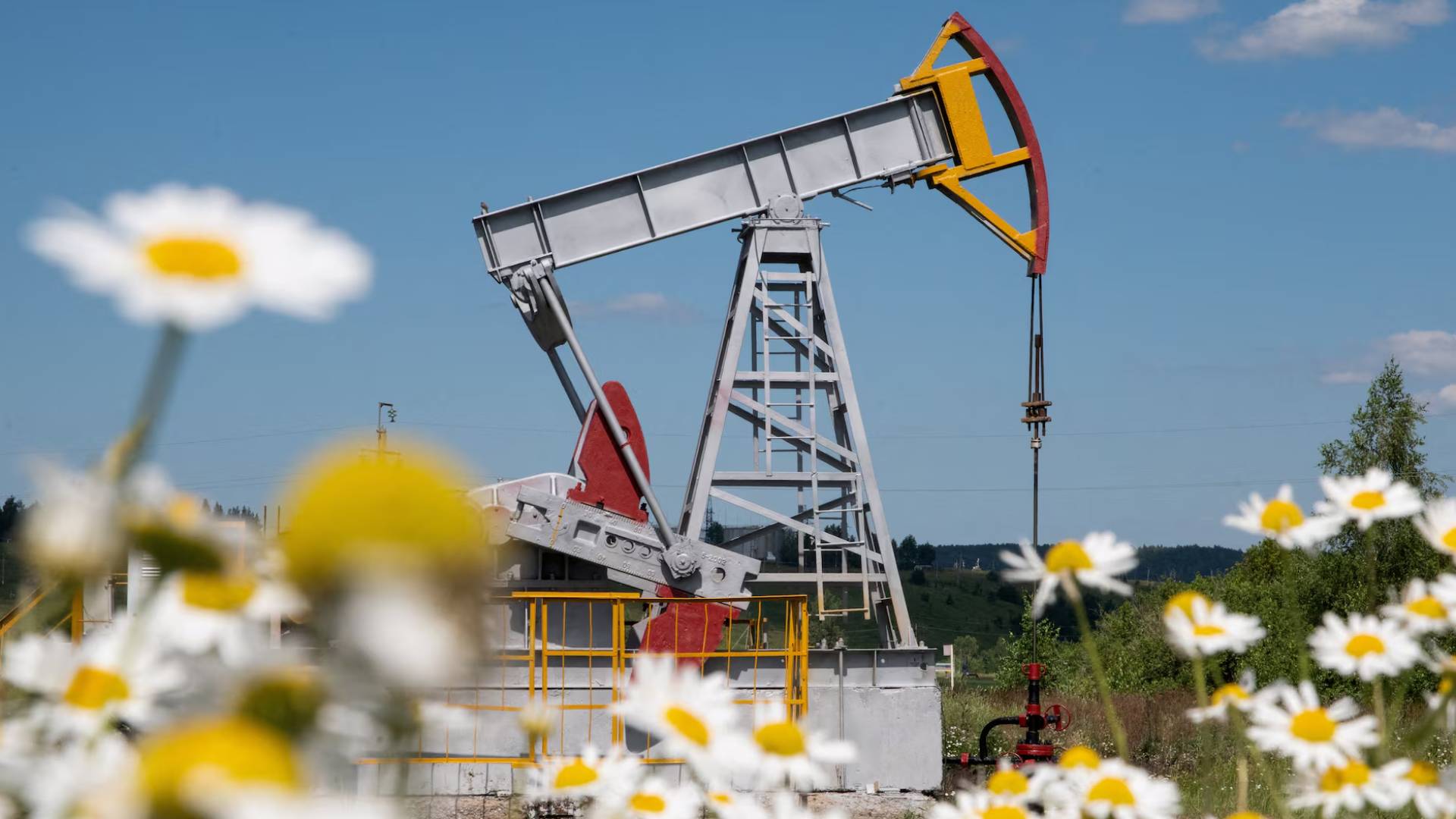 استخراج نفط - أرشيفية