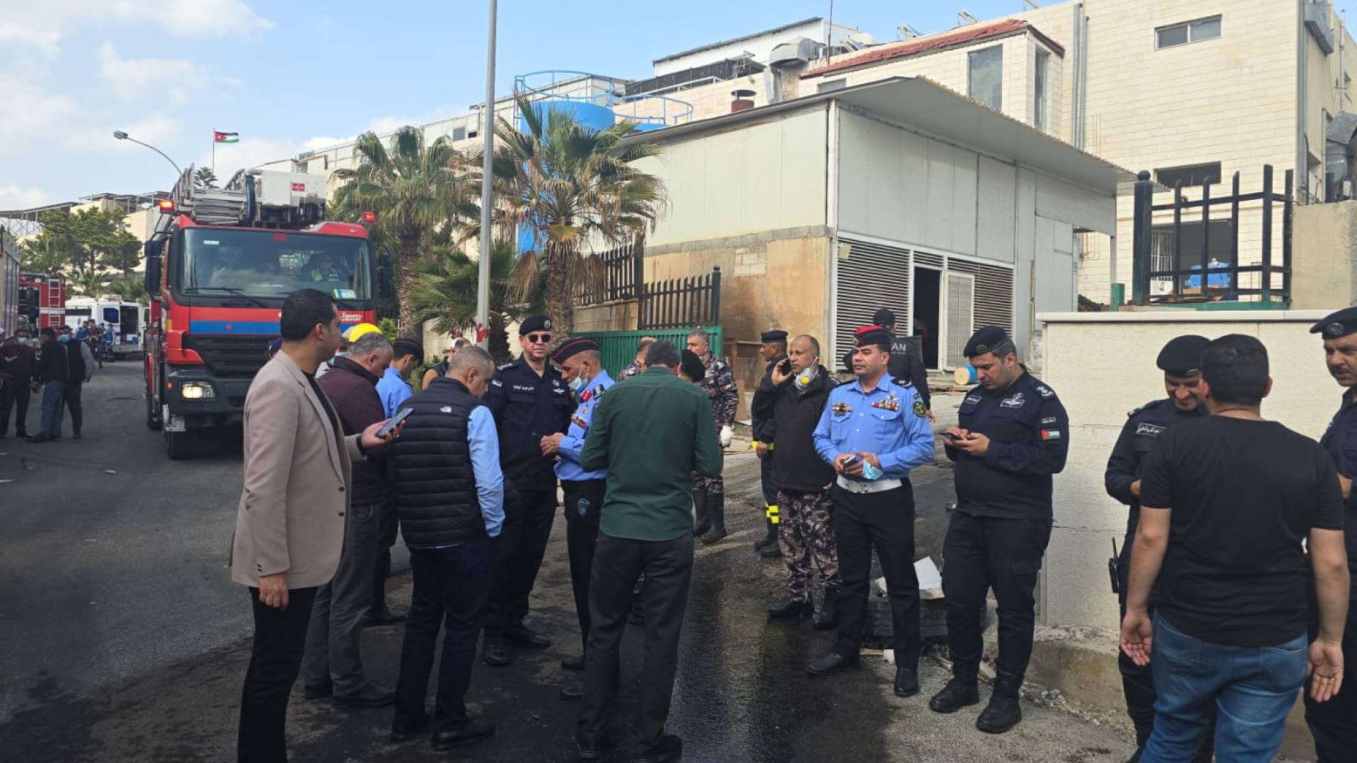 حريقا داخل أحد مصانع الكيماويات في محافظة إربد