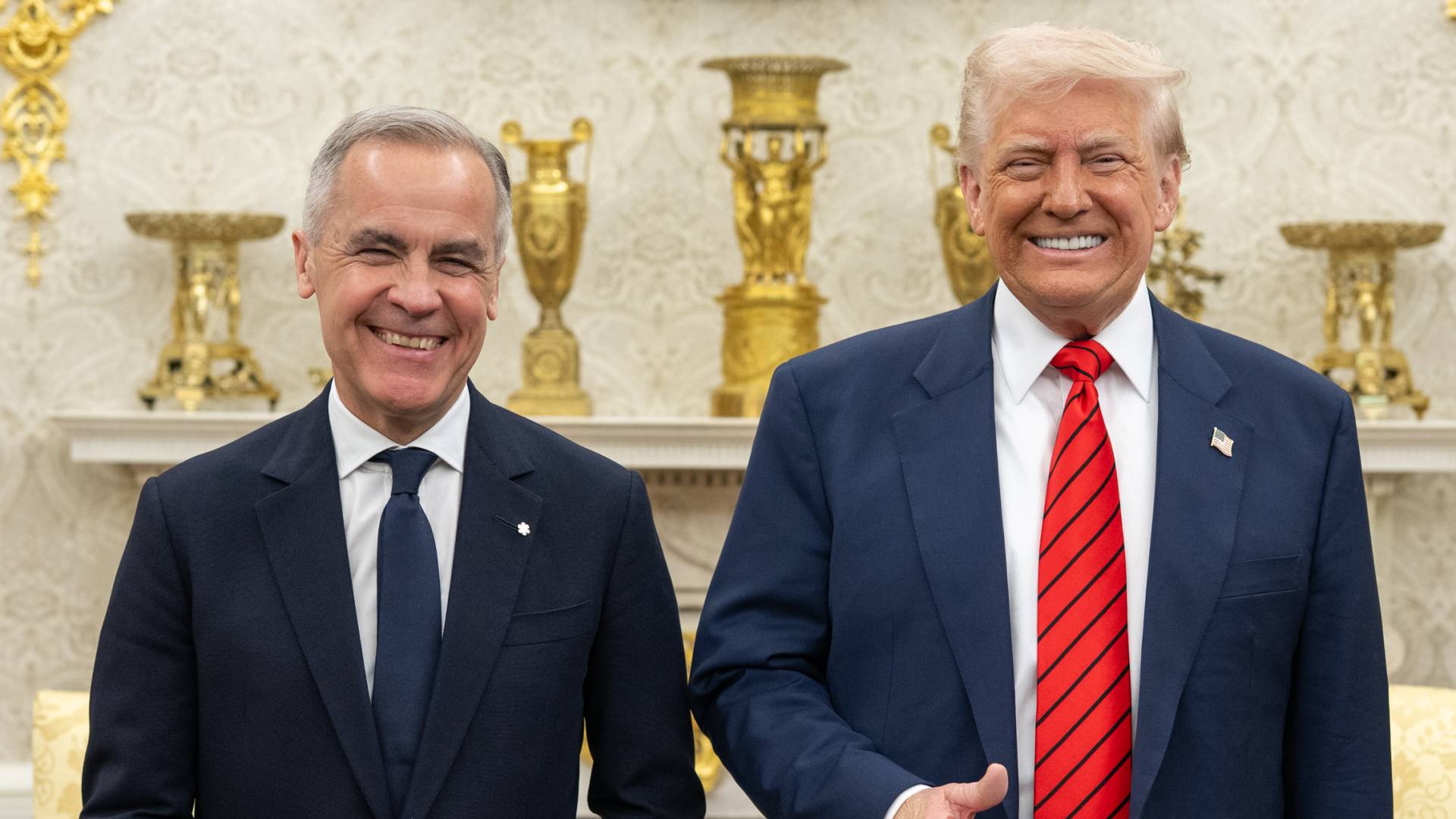 رئيس وزراء كندا مارك كارني والرئيس الأمريكي دونالد ترمب