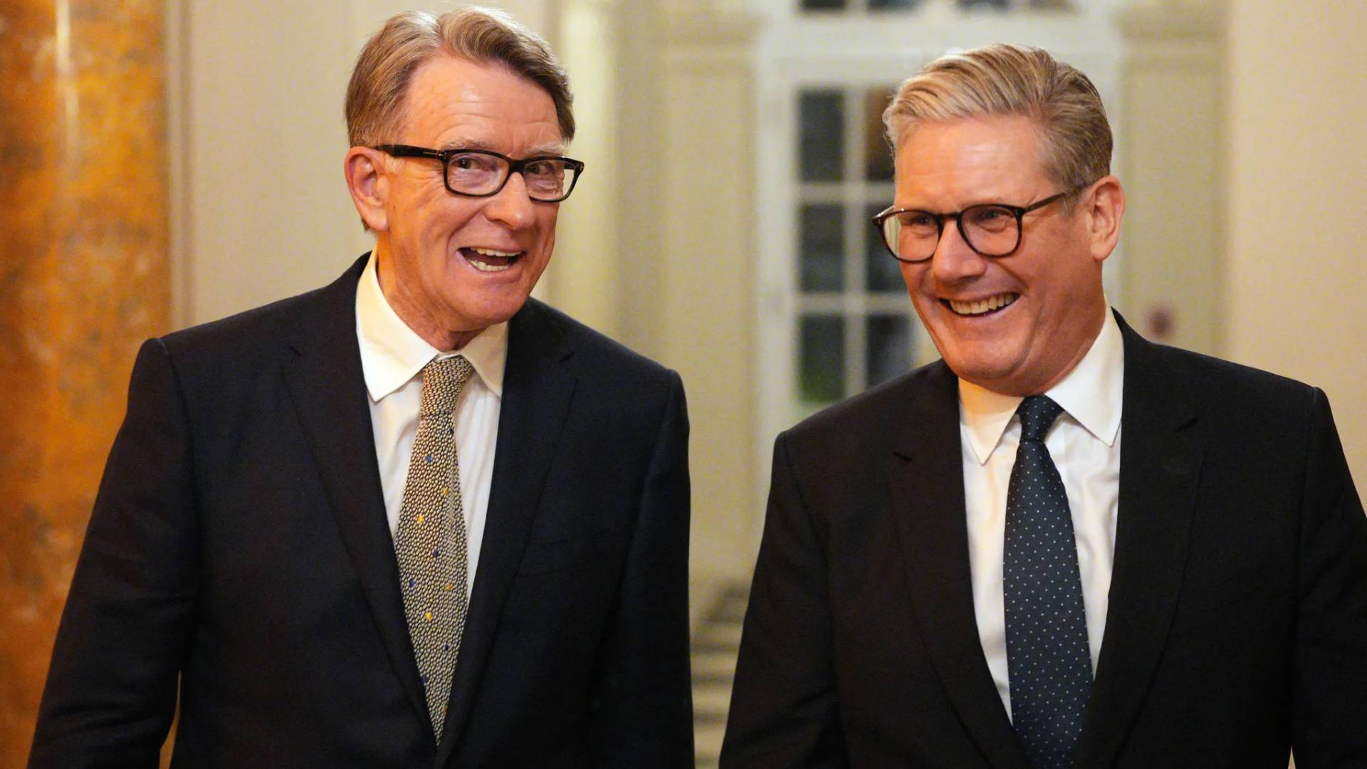 كير ستارمر وبيتر ماندلسون