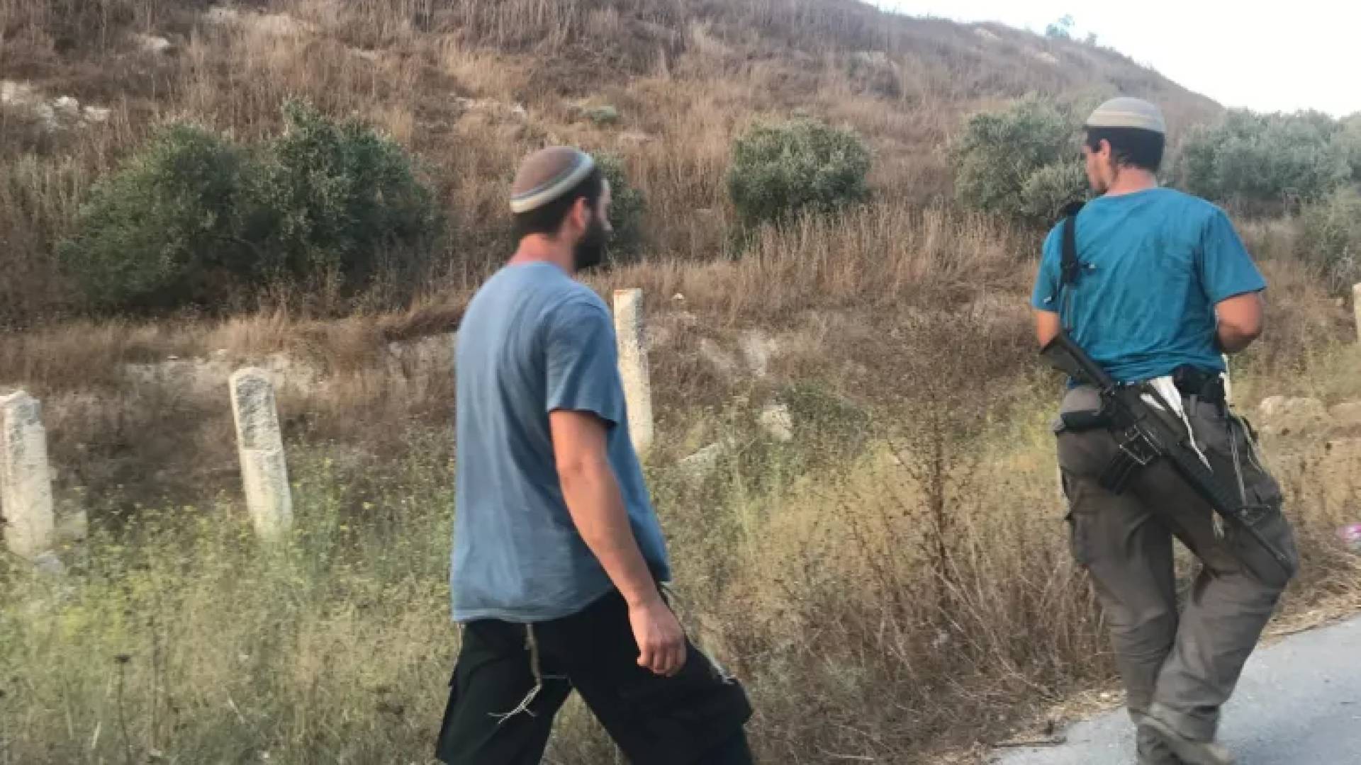 مستوطنون يحملون السلاح في شوارع الضفة الغربية