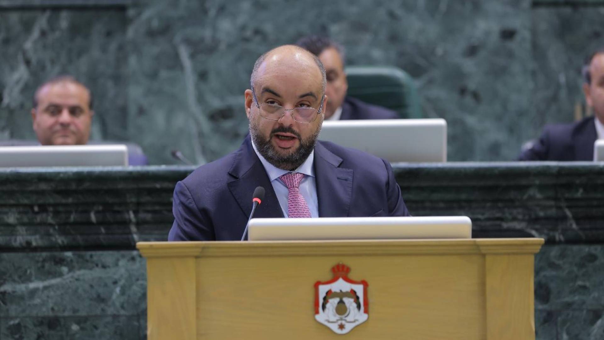 النائب الكابتن زهير محمد الخشمان