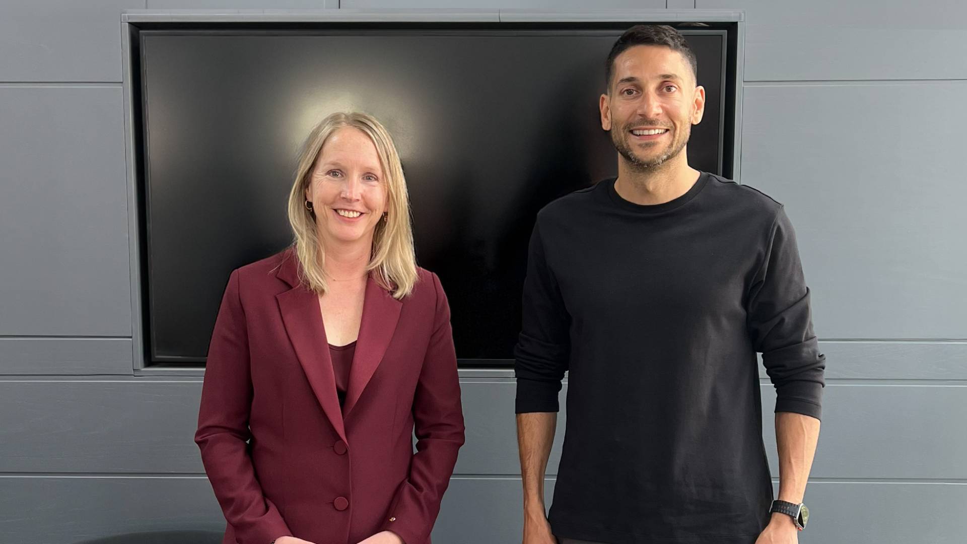 سفيرة هولندا تزور "مجموعة رؤيا الإعلامية"