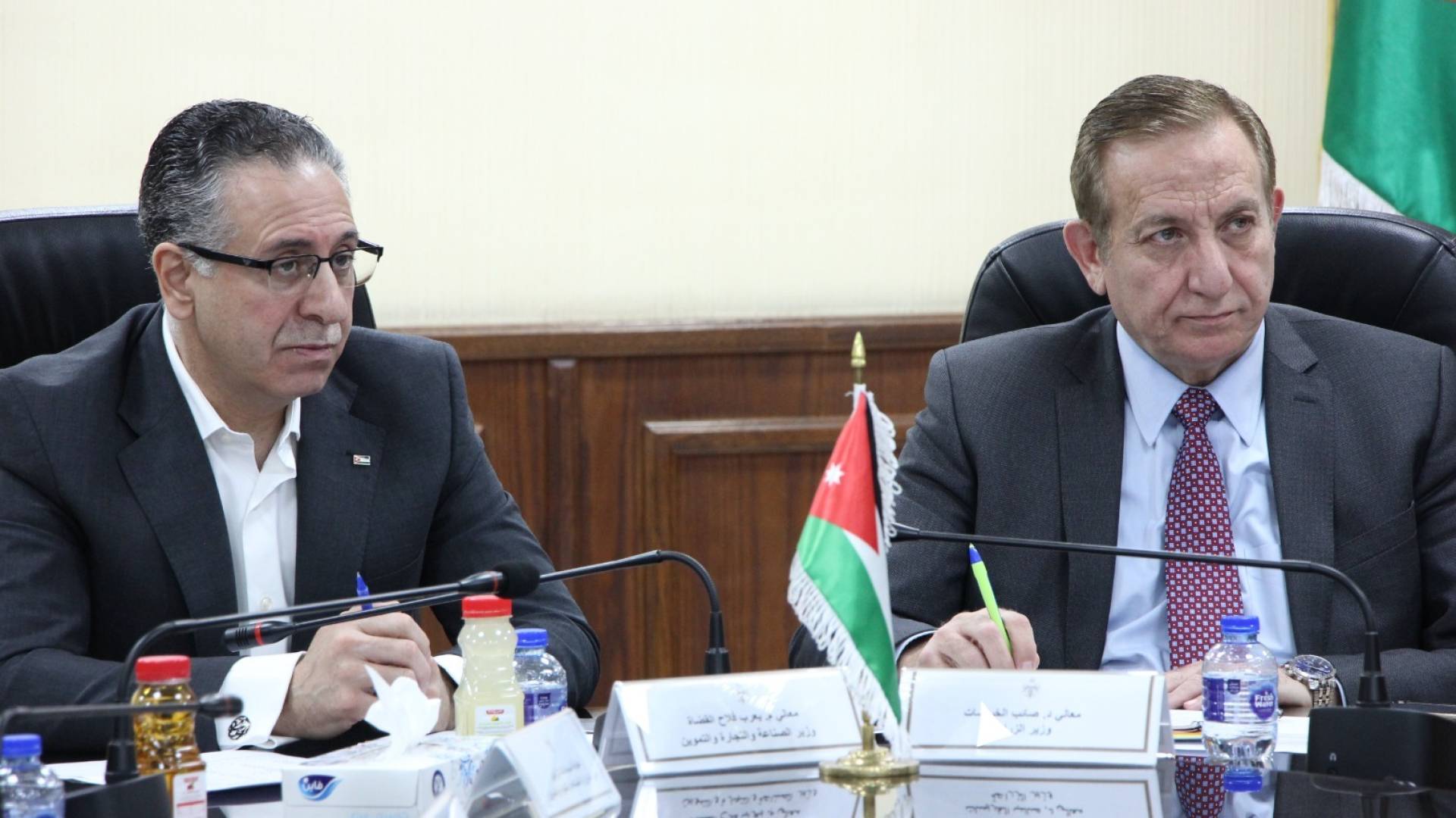 وزير الصناعة والتجارة والتموين، المهندس يعرب القضاة، بحضور وزير الزراعة، الدكتور صائب خريسات