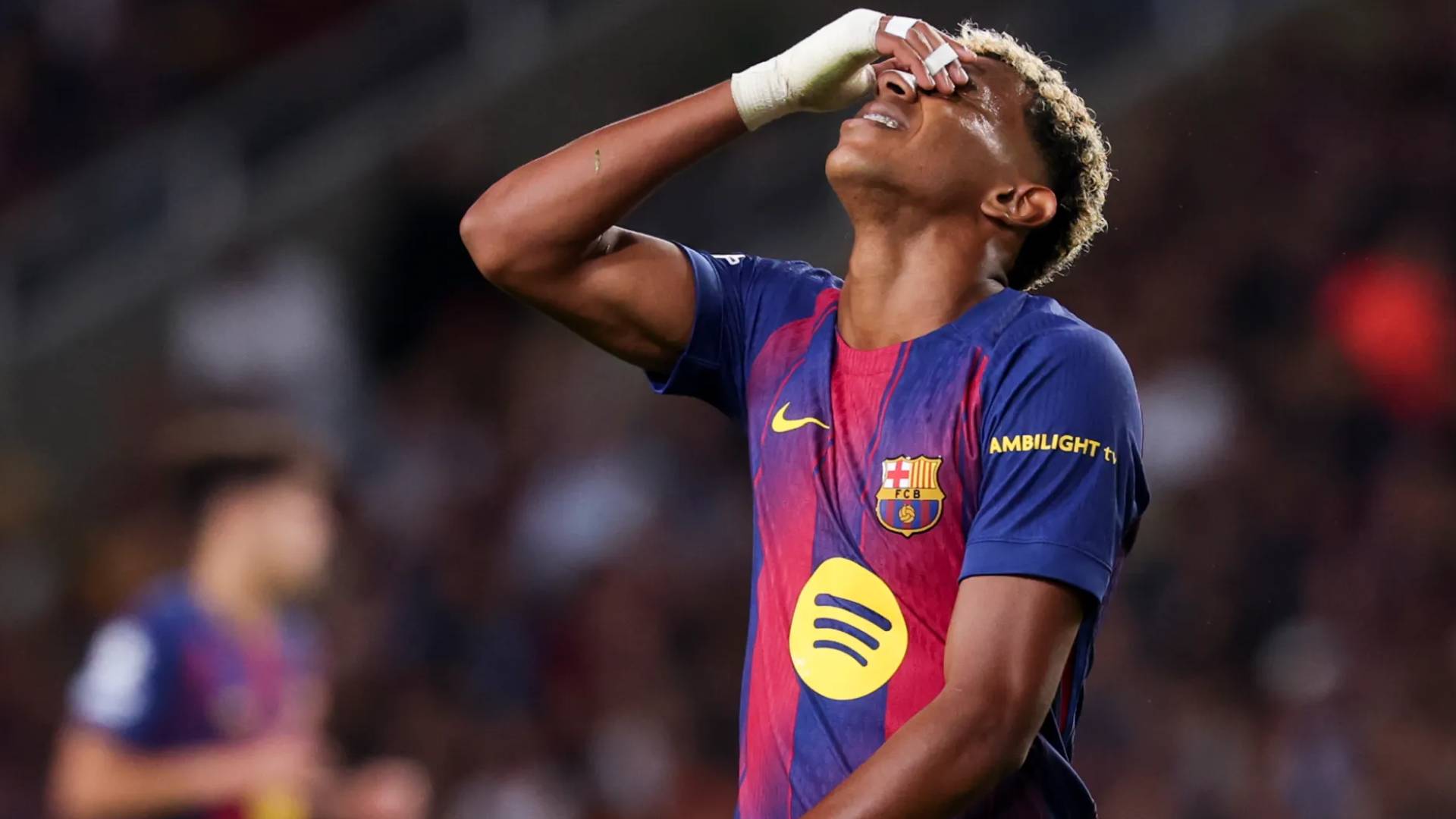 لاعب برشلونة لامين يامال