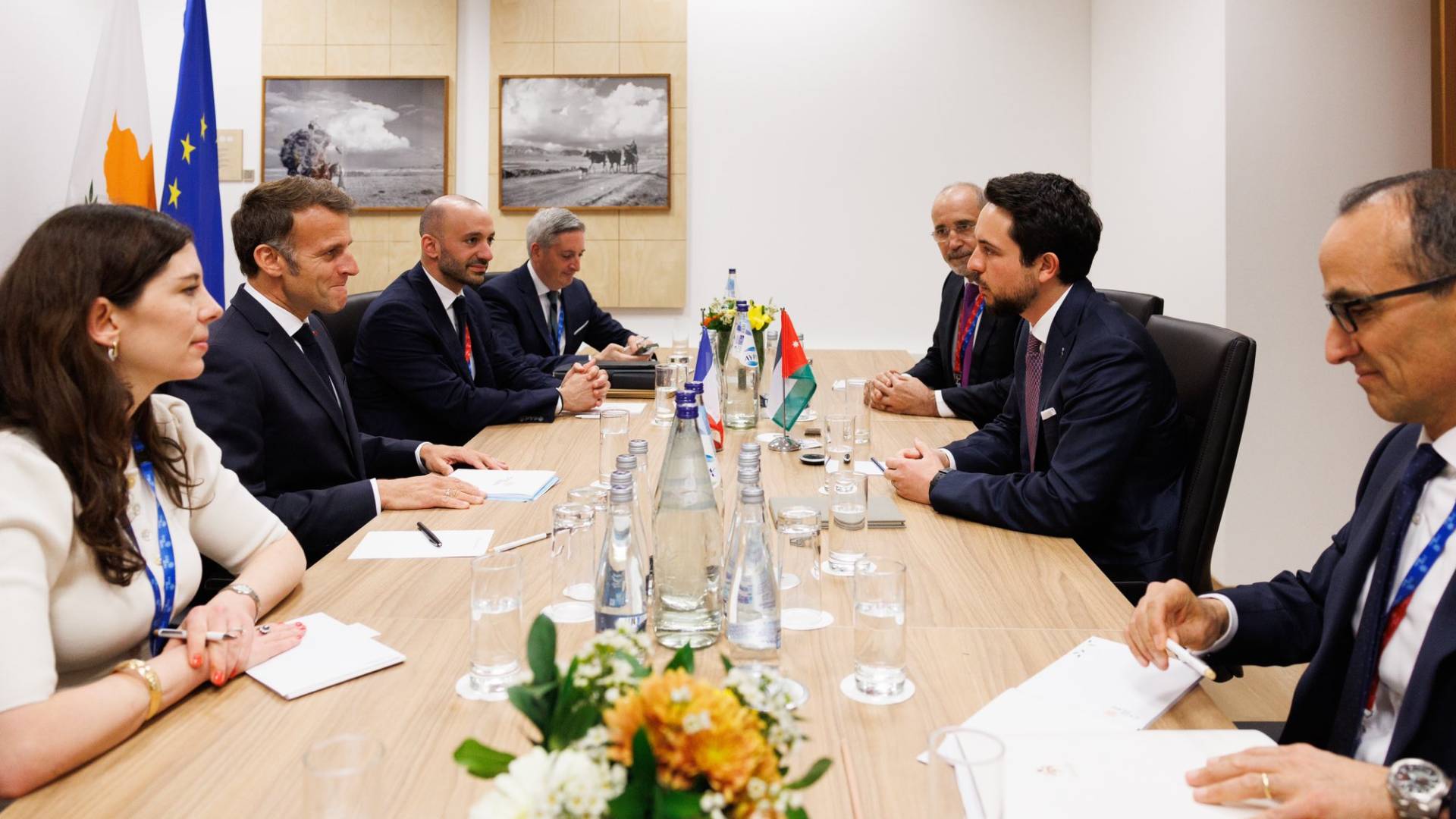 ماكرون يبحث مع قادة الإقليم ملفات السيادة والاستقرار