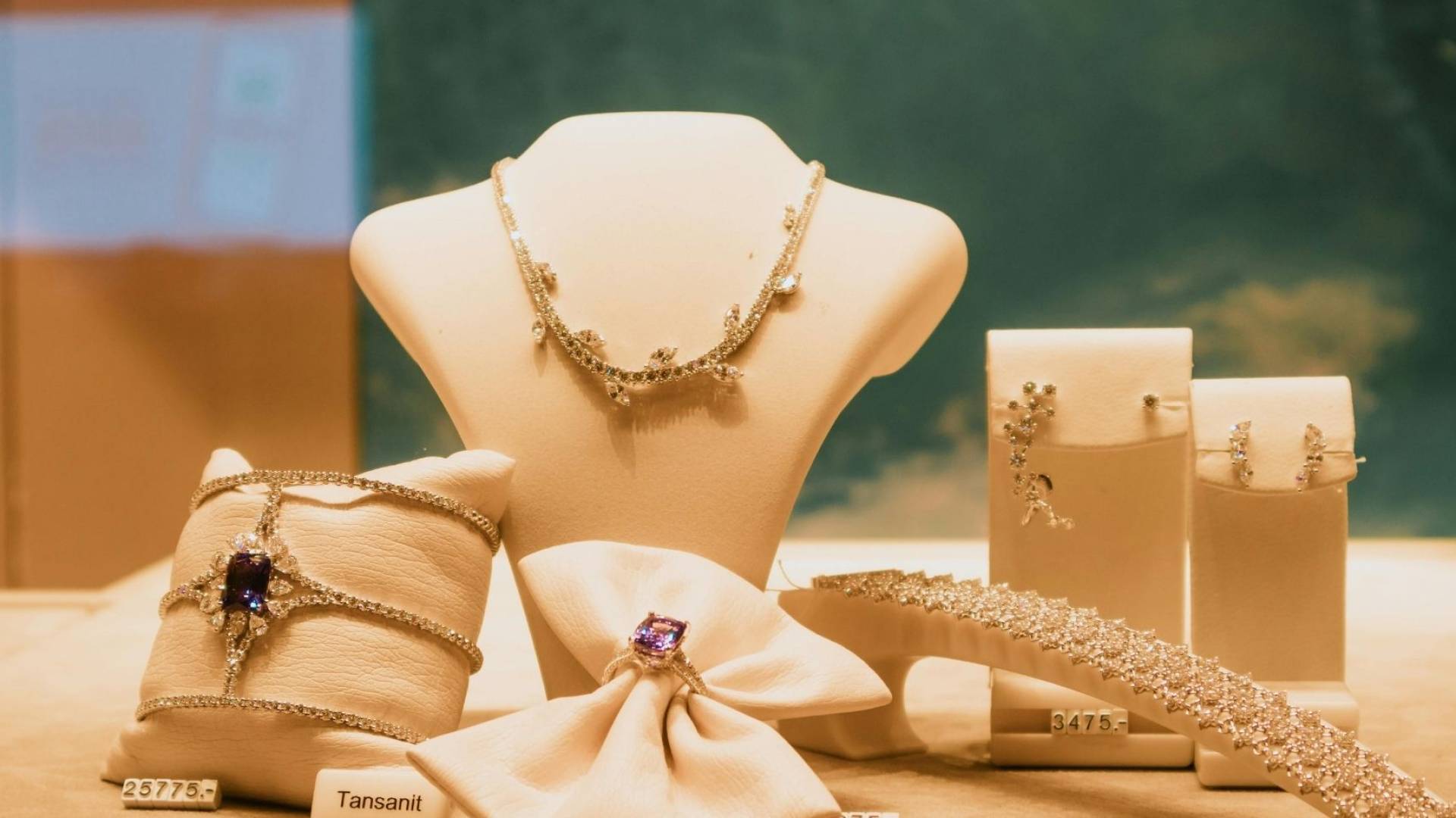 مجوهرات ذهبية