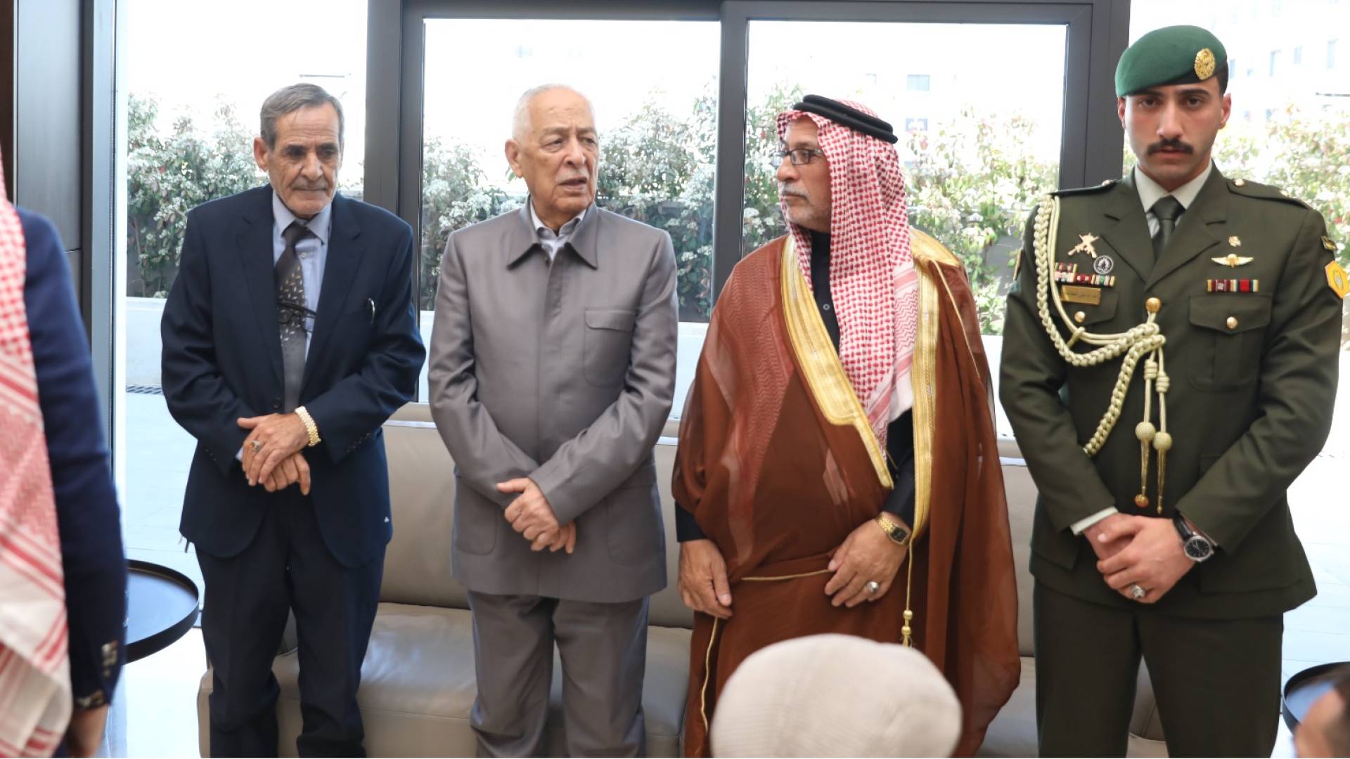 رئيس الديوان الملكي يعزي إل إرشيد وعشيرتي الحديد والمجالي