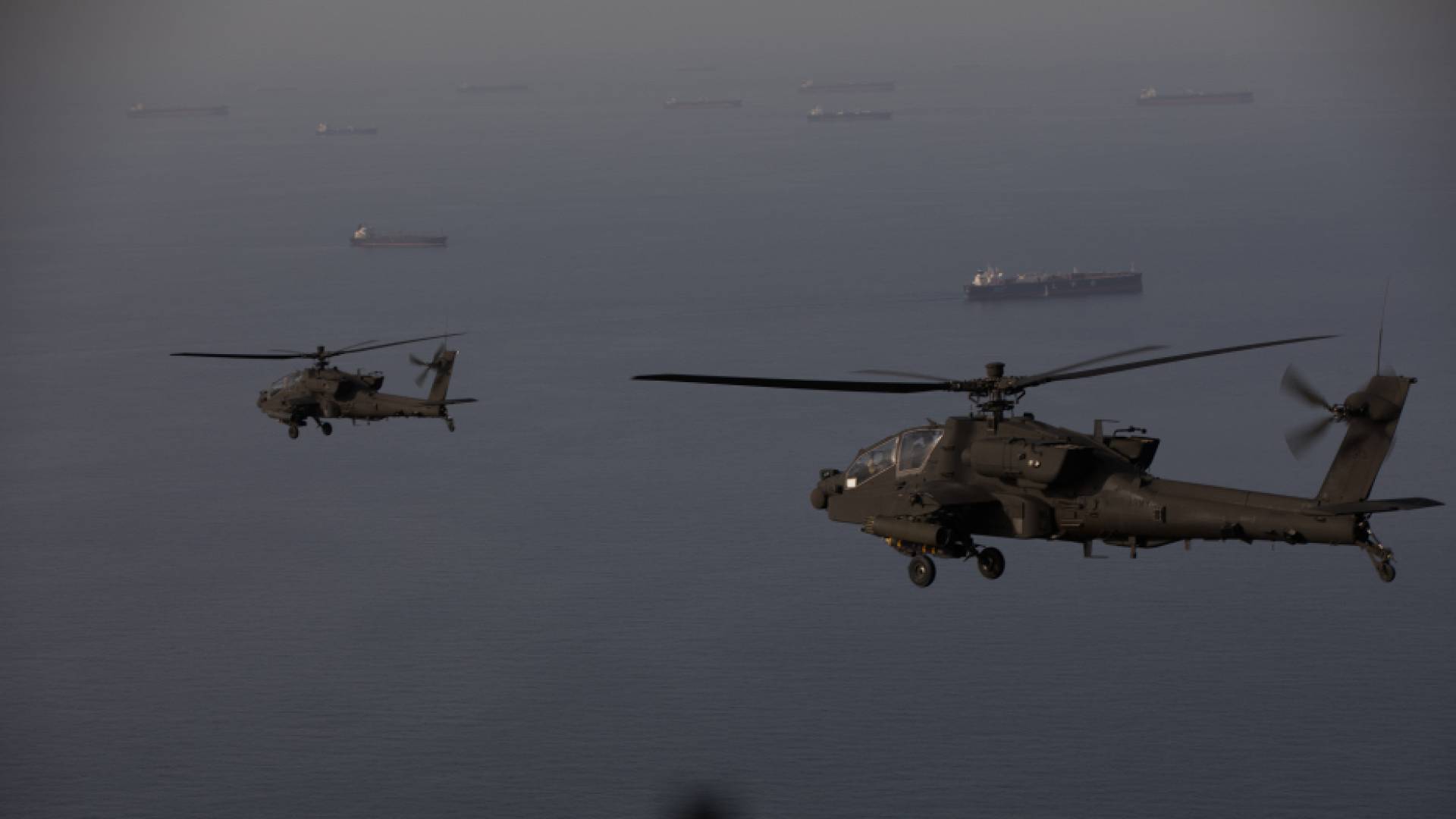 طائرات أمريكية تحاصر سفن إيرانية في هرمز