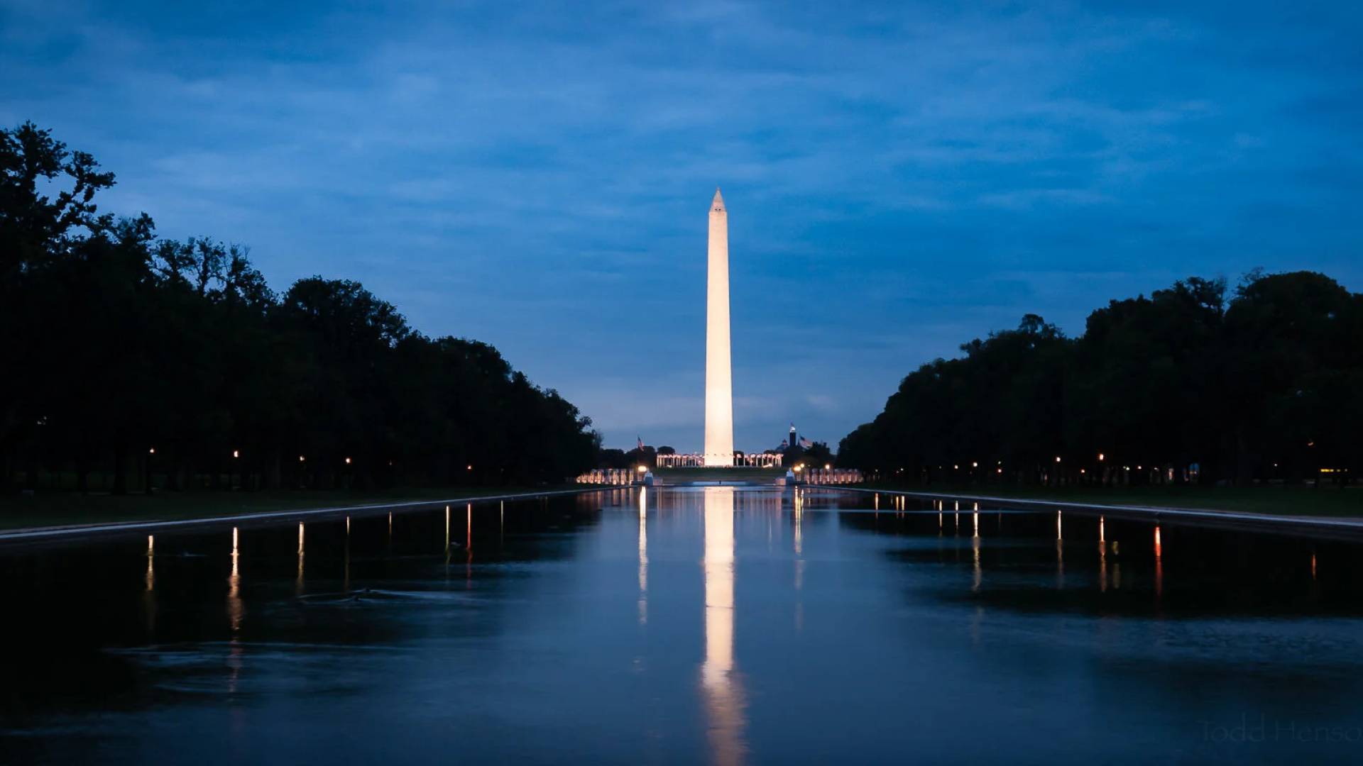 البرطة العاكسة في واشنطن