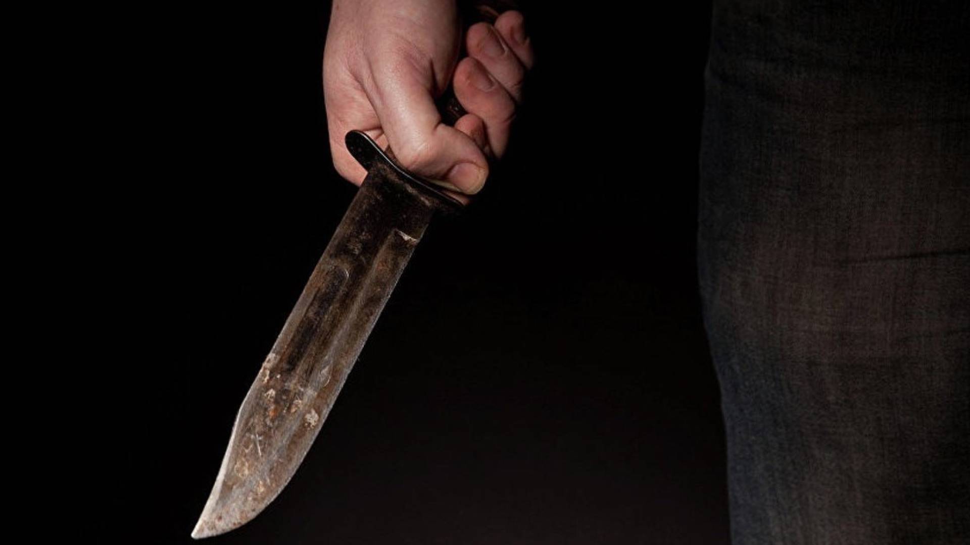 طعن بالسكين