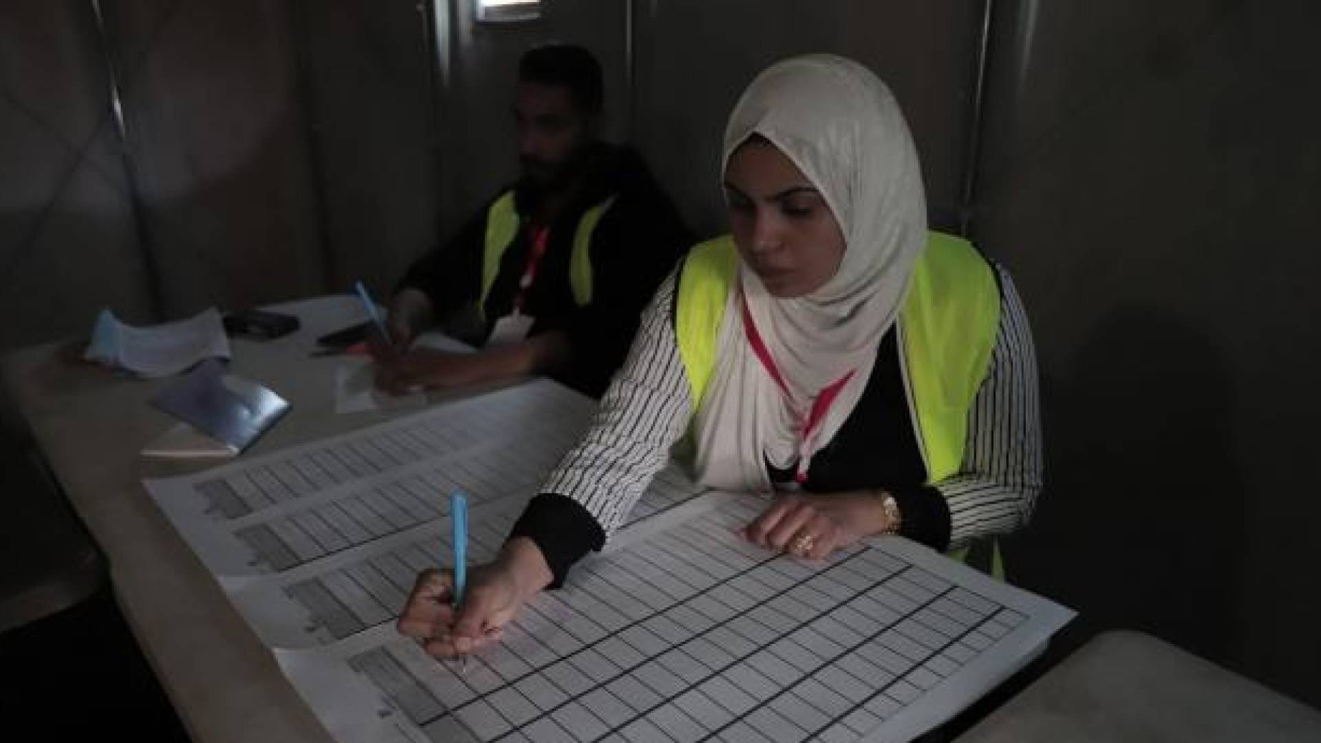 لجنة الانتخابات المركزية تعلن نتائج انتخابات البلديات في الضفة ووسط غزة