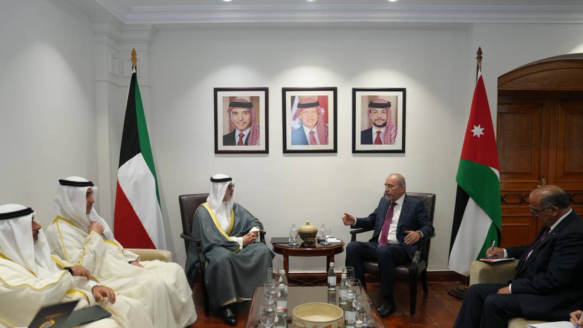 ووزير الخارجية أيمن الصفدي  وزير خارجية دولة الكويت الشيخ جراح جابر الأحمد الصباح