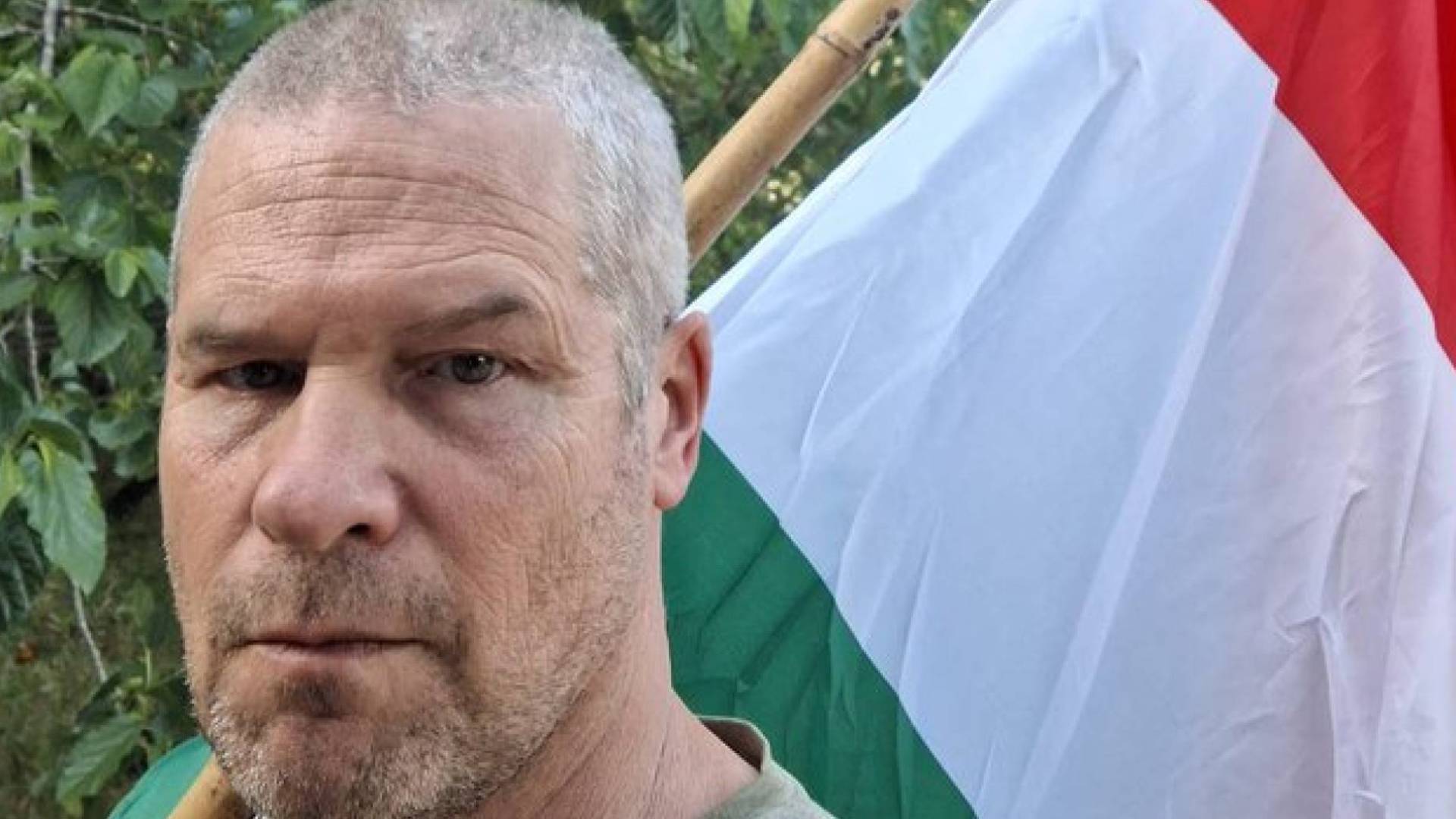 المتظاهر خلال احتجاج مناهض لحكومة الاحتلال