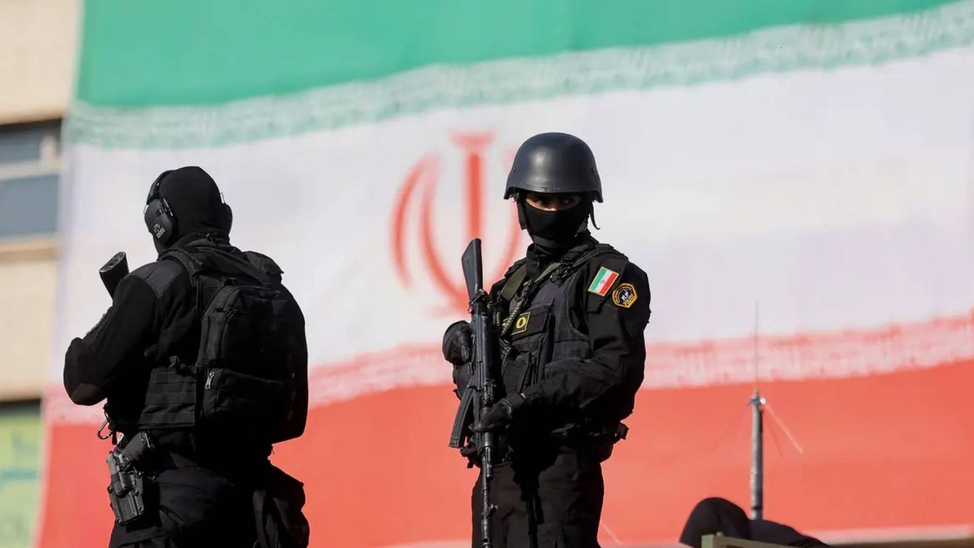 شرطة طهران تعلن تفكيك شبكة لتسريب المعلومات عبر أجهزة "ستارلينك"