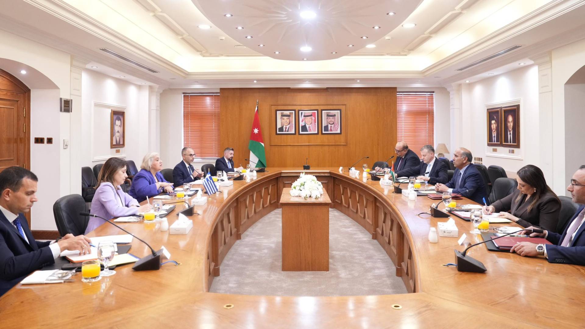 الأردن واليونان يعقدان جولة مشاورات سياسية
