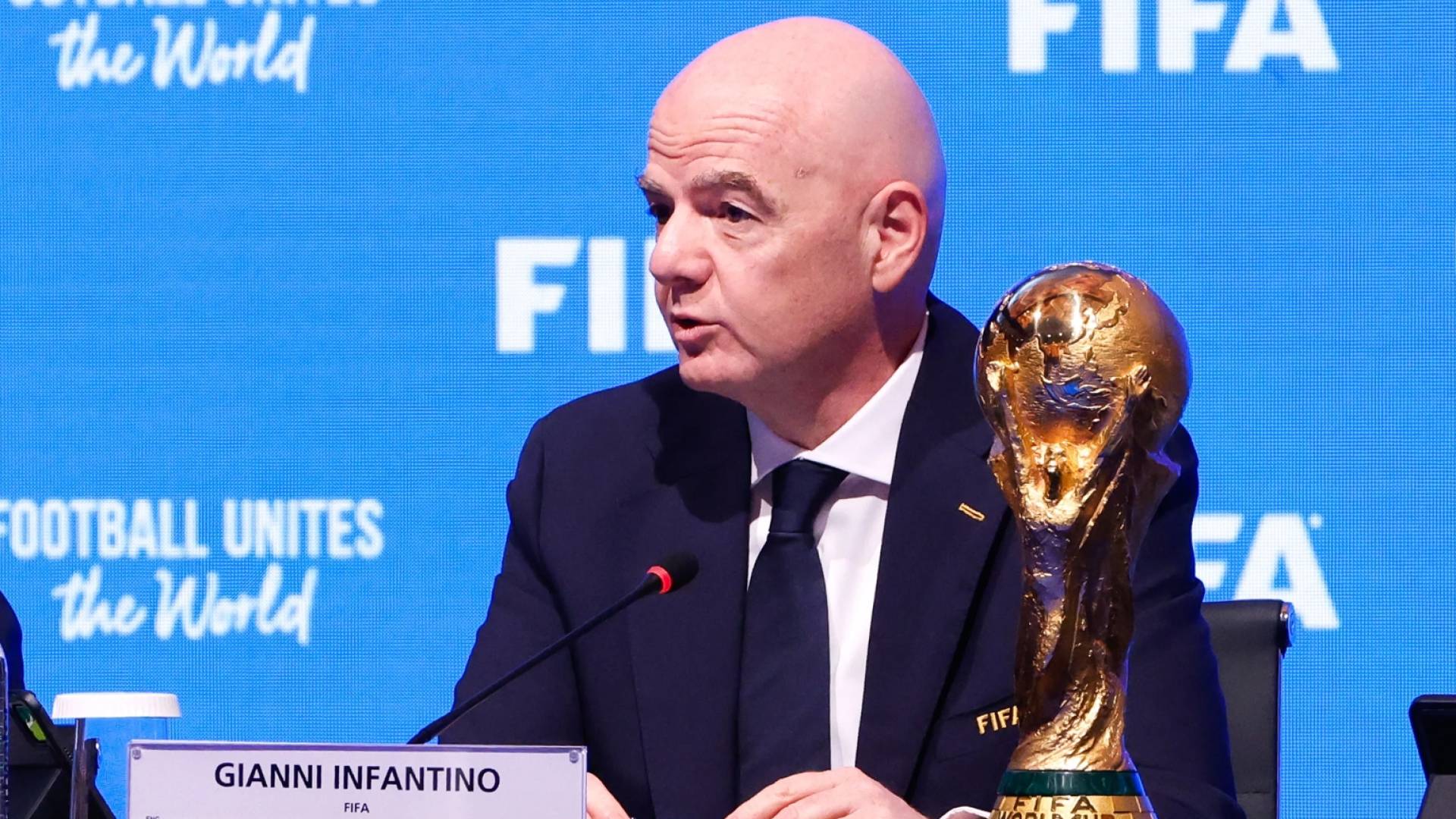 رئيس الفيفا جياني إنفانتينو