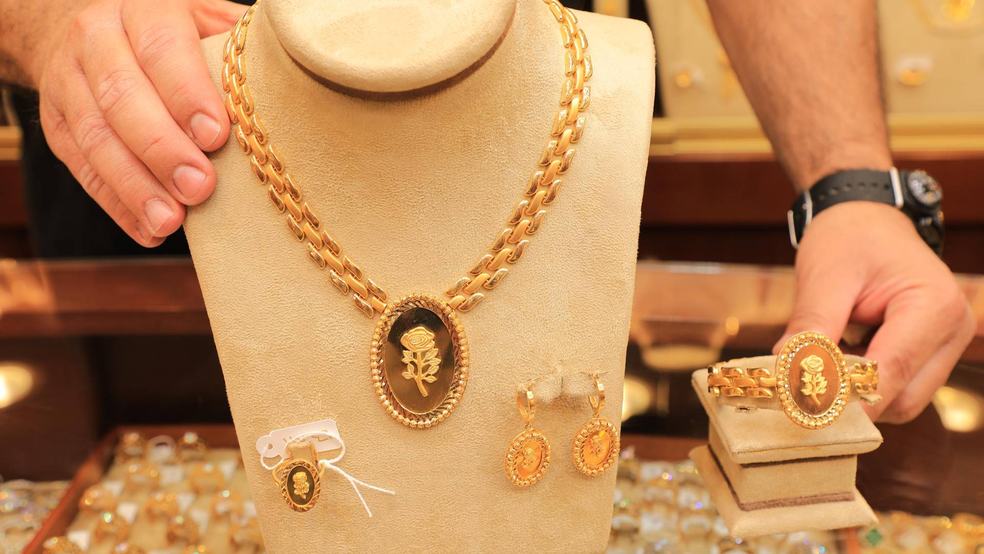 مجوهرات ذهبية