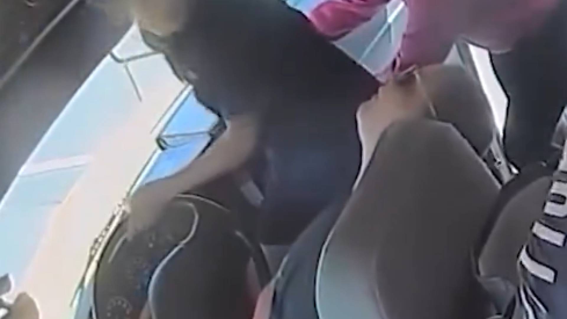 فقدان سائقة الحافلة المدرسية وعيها