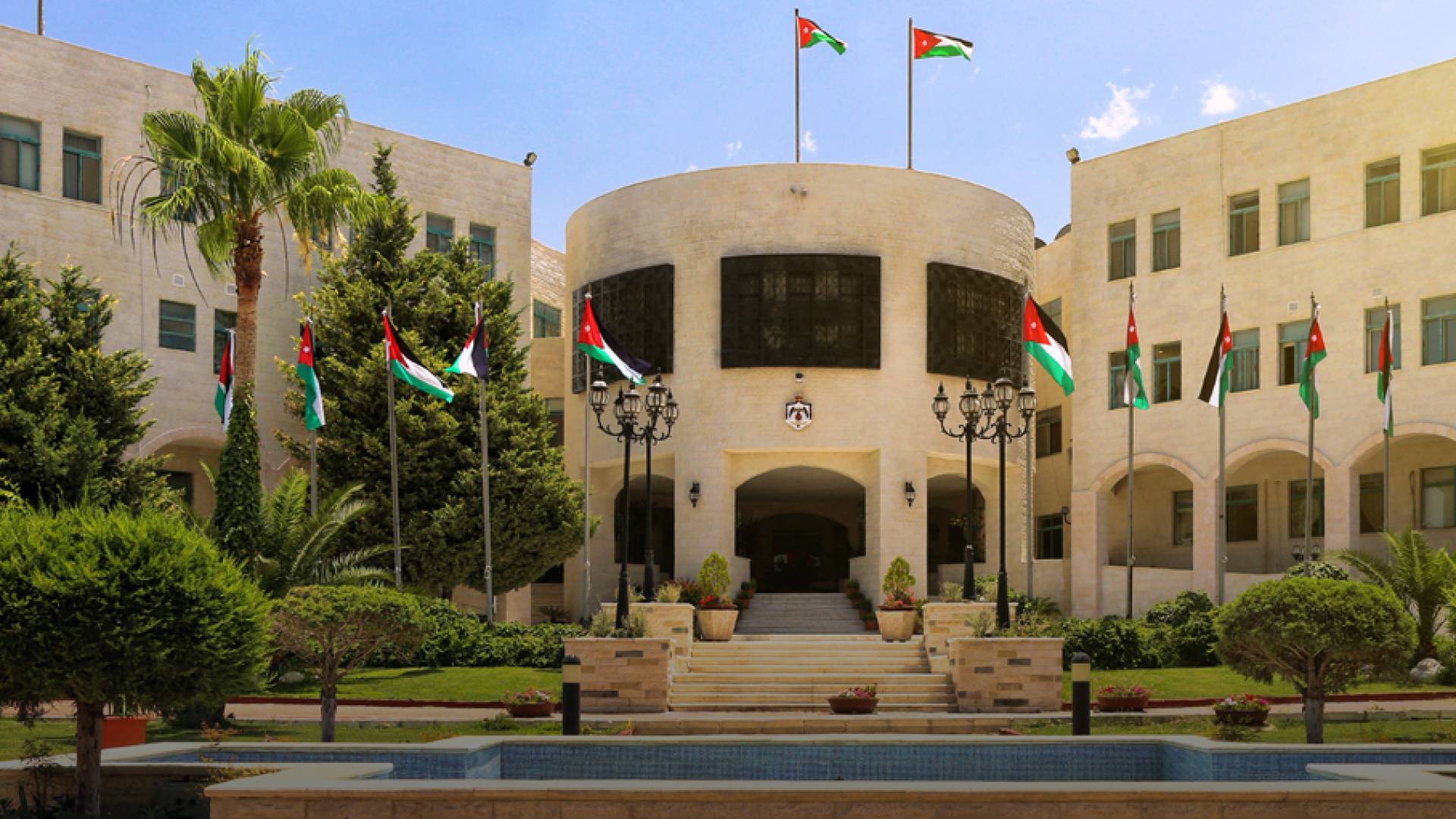 الخارجية: الأردن يؤكد دعمه للإجراءات السيادية التي اتخذتها القيادة البحرينية لحماية أمنها وسيادتها وسلامة مواطنيها