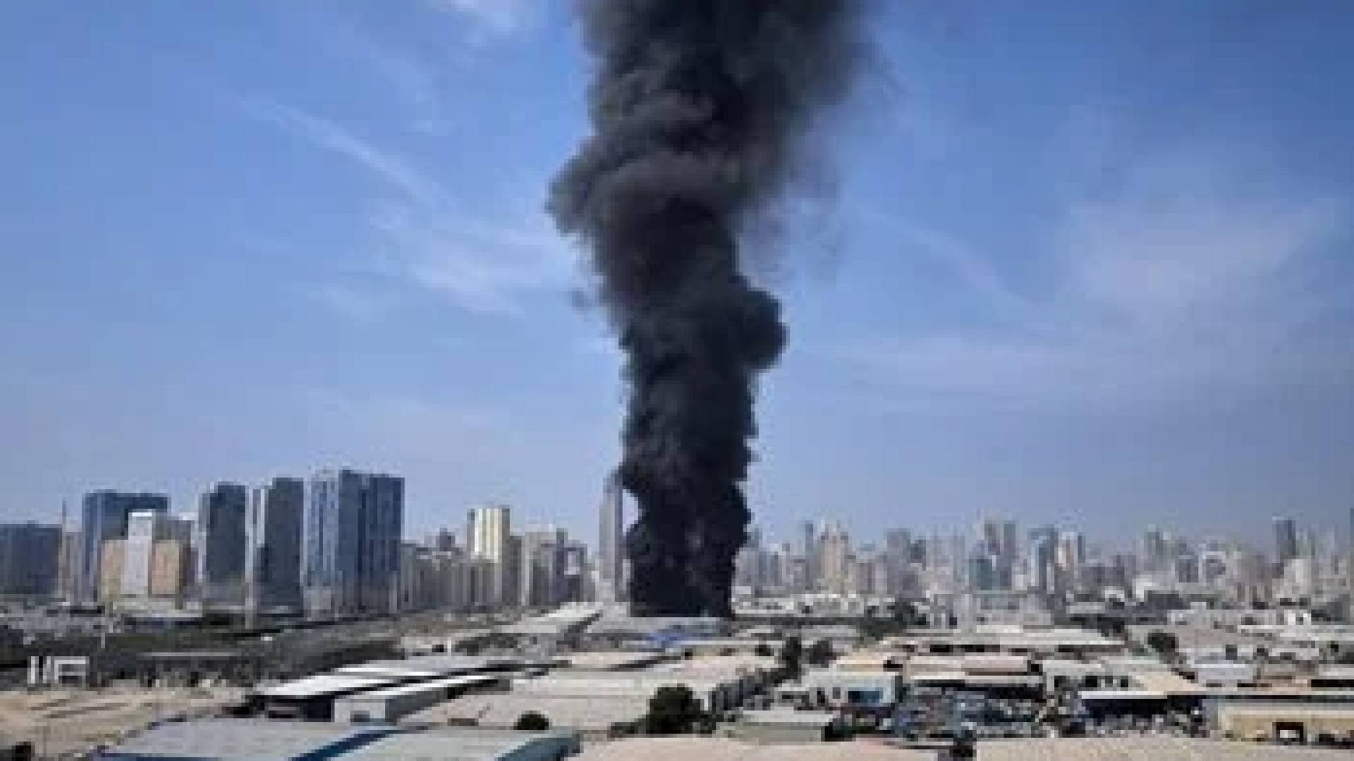 حريق في منطقة الفجيرة للصناعات البترولية "فوز" بسبب استهداف بمسيرة إيرانية