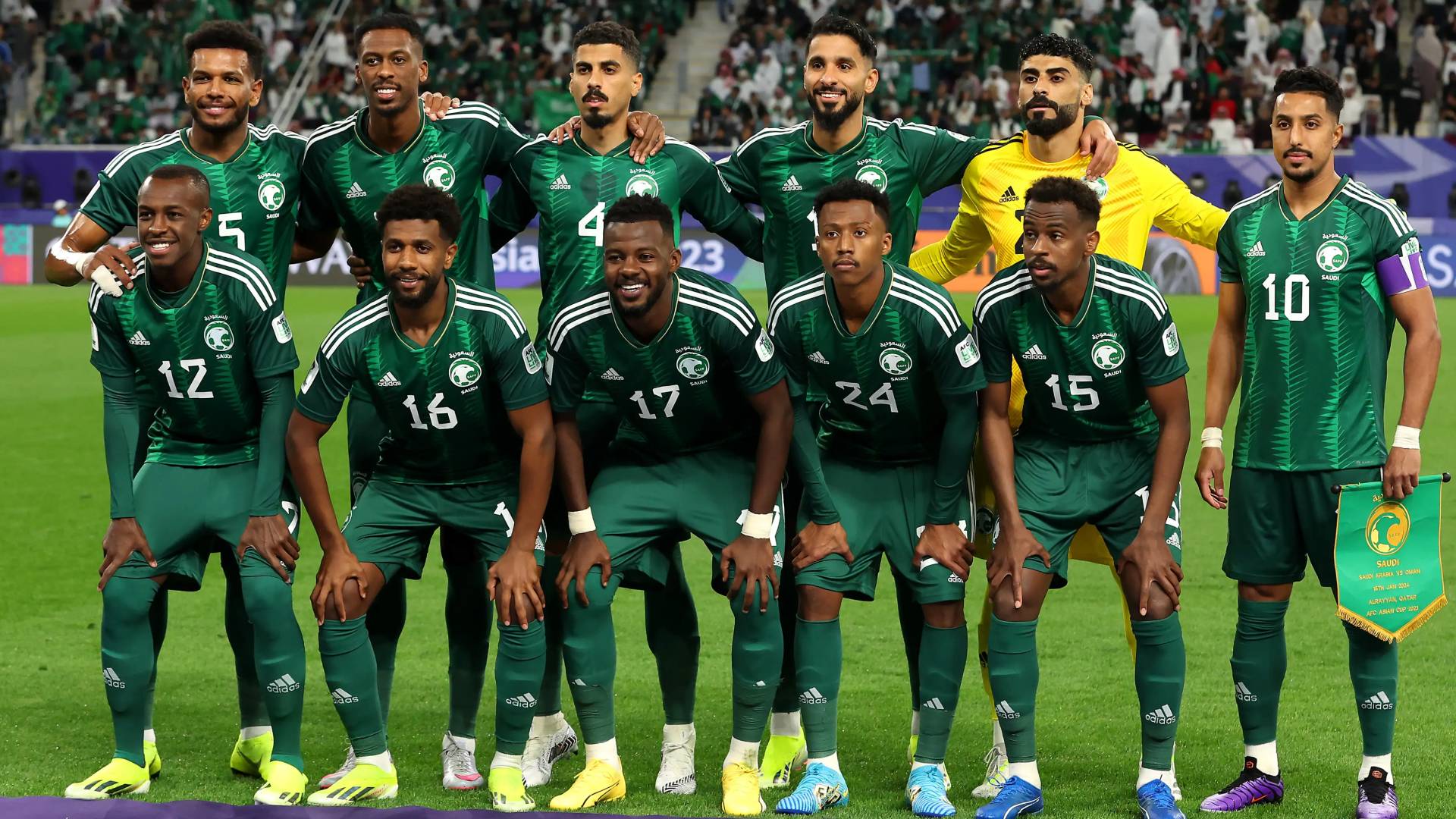لاعبو المنتخب السعودي لكرة القدم
