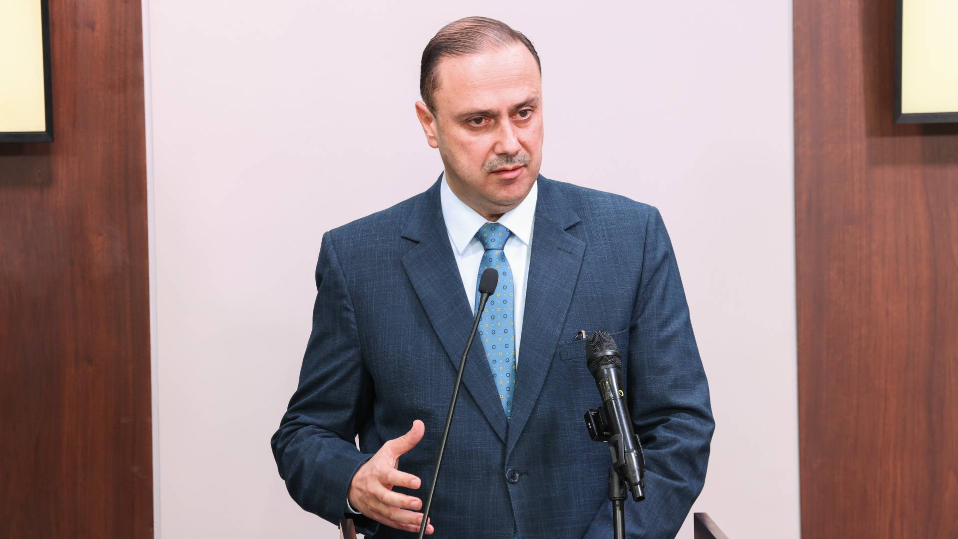 وزير الاتصال الحكومي، الناطق الرسمي باسم الحكومة الدكتور محمد المومني