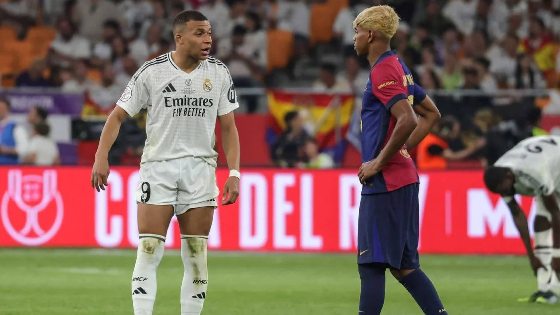 لاعب ريال مدريد مبابي ولاعب برشلونة لامين يامال