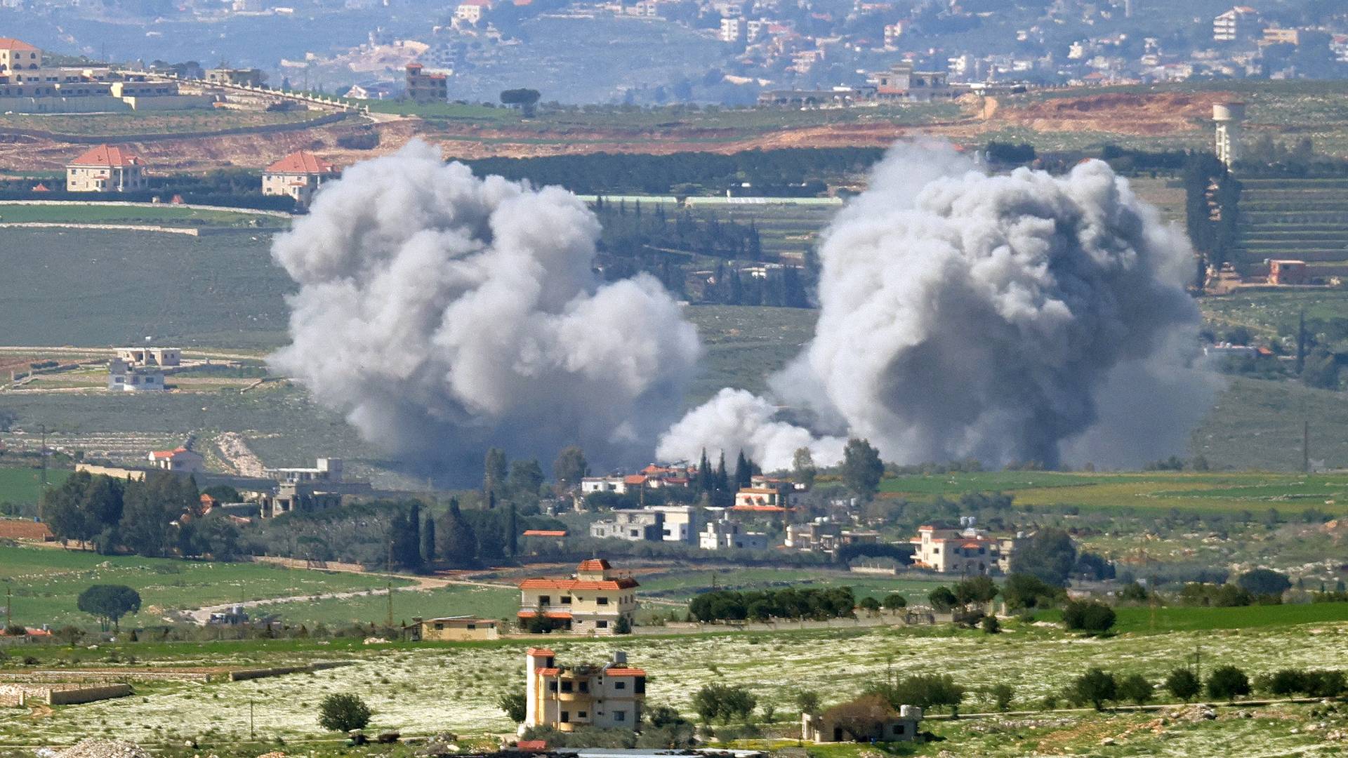 القصف على جنوب لبنان .. ارشيفية