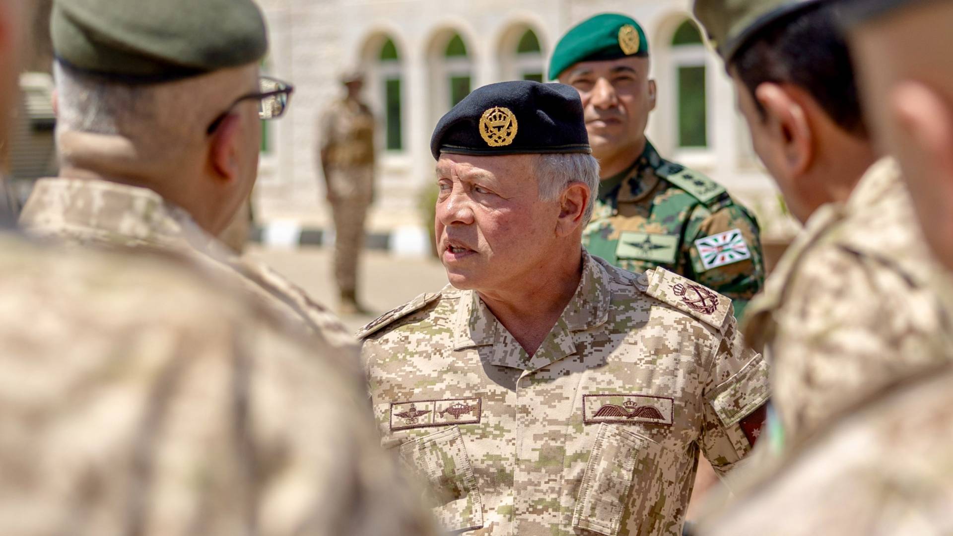 الملك يزور قيادة المنطقة العسكرية الشرقية