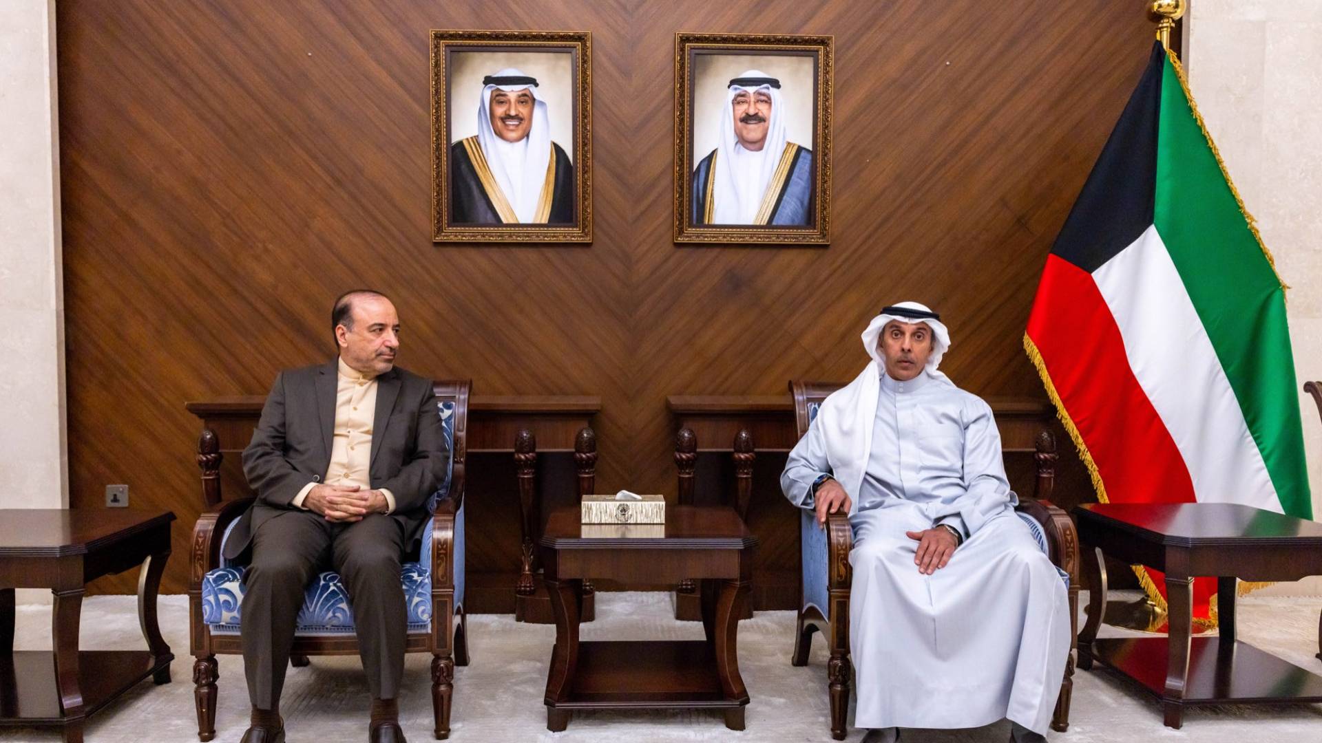 السفير الكويتي مع السفير الإيراني