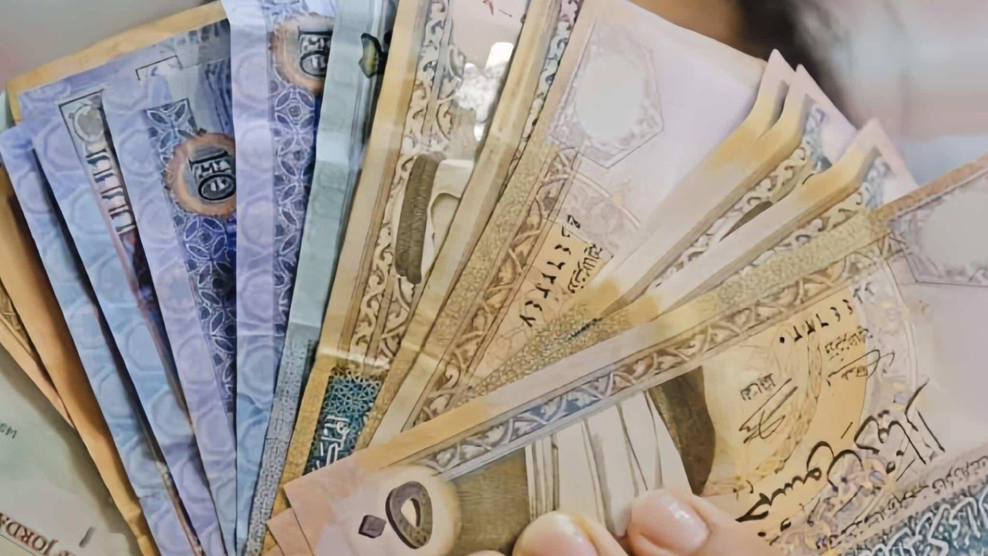 وزارة التربية تعلن تحويل رواتب التعليم الإضافي للمعلمين السوريين إلى البنوك