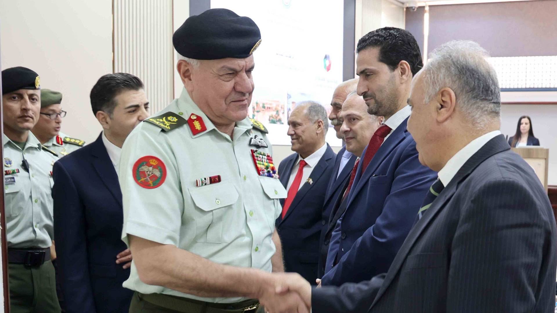رئيس هيئة الأركان المشتركة يزور جامعة العلوم والتكنولوجيا الأردنية