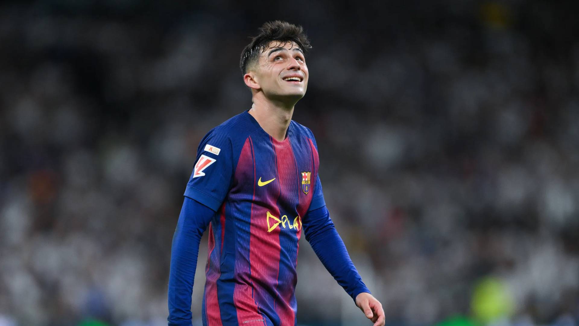 بيدري نجم خط وسط برشلونة
