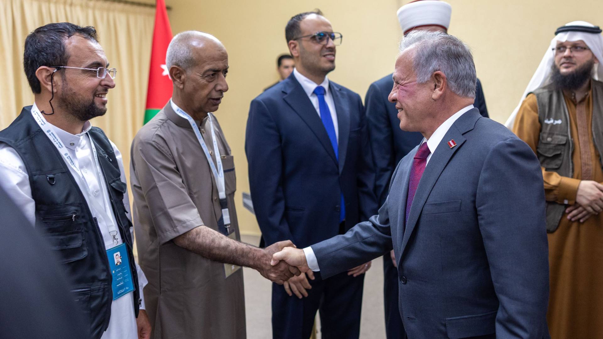 الملك عبدالله الثاني ابن الحسين يودع بعثة حجاج المكرمة الملكية السامية